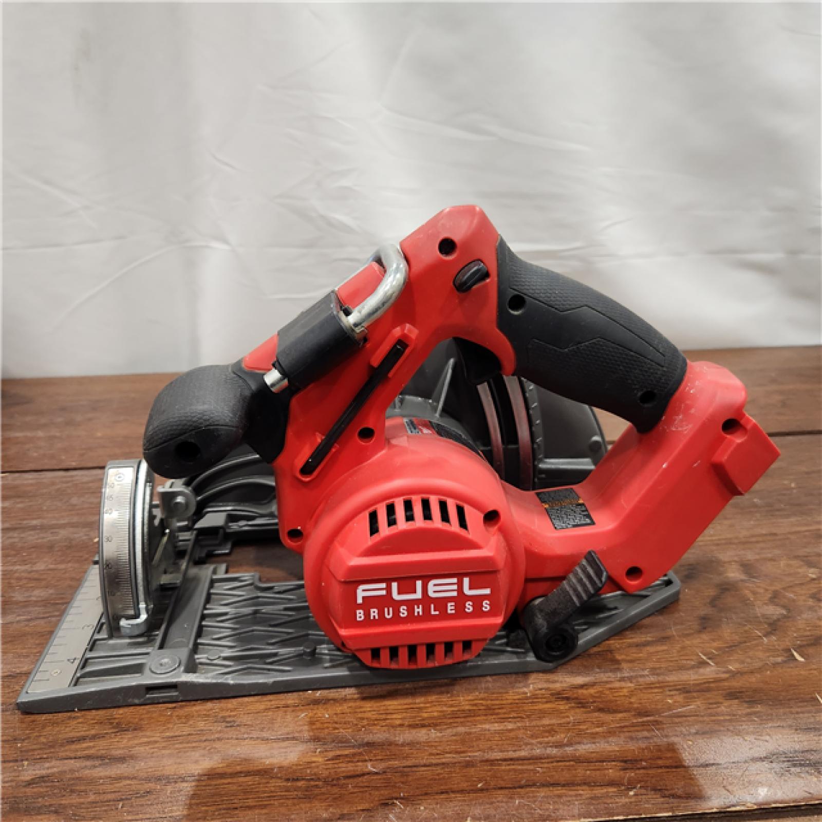 AS-IS Milwaukee M18 7-1/4  18V Brushless Circular Saw 2631-20 (Bare Tool)