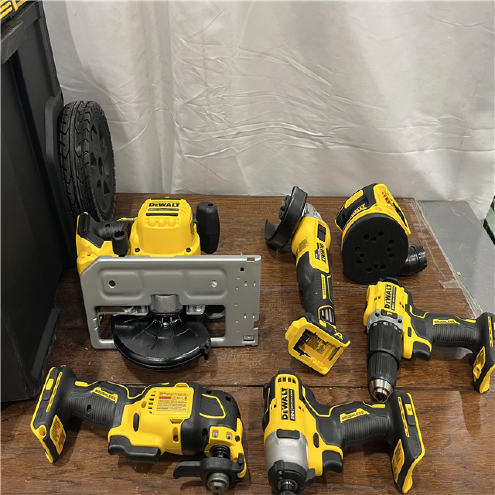 AS-ISDewalt 20-Volt MAX ToughSystem Lithium-Ion 6-Tool Cordless Combo Kit