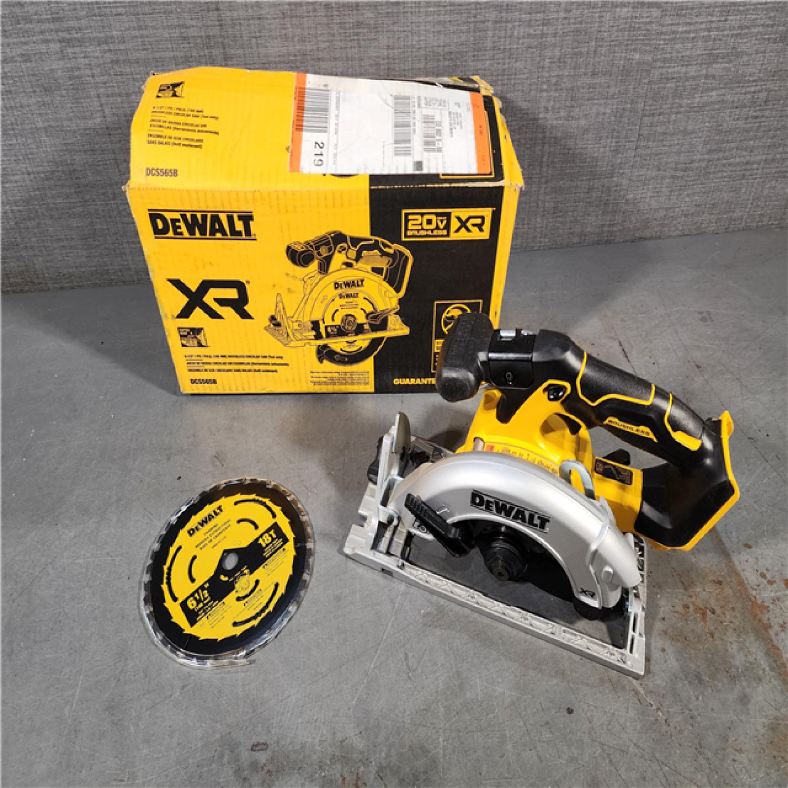 HOUSTON LOCATION - AS-IS DeWALT DCS565B 20V Max Brushless 6.5   Cordless Circular Saw (TOOL ONLY)