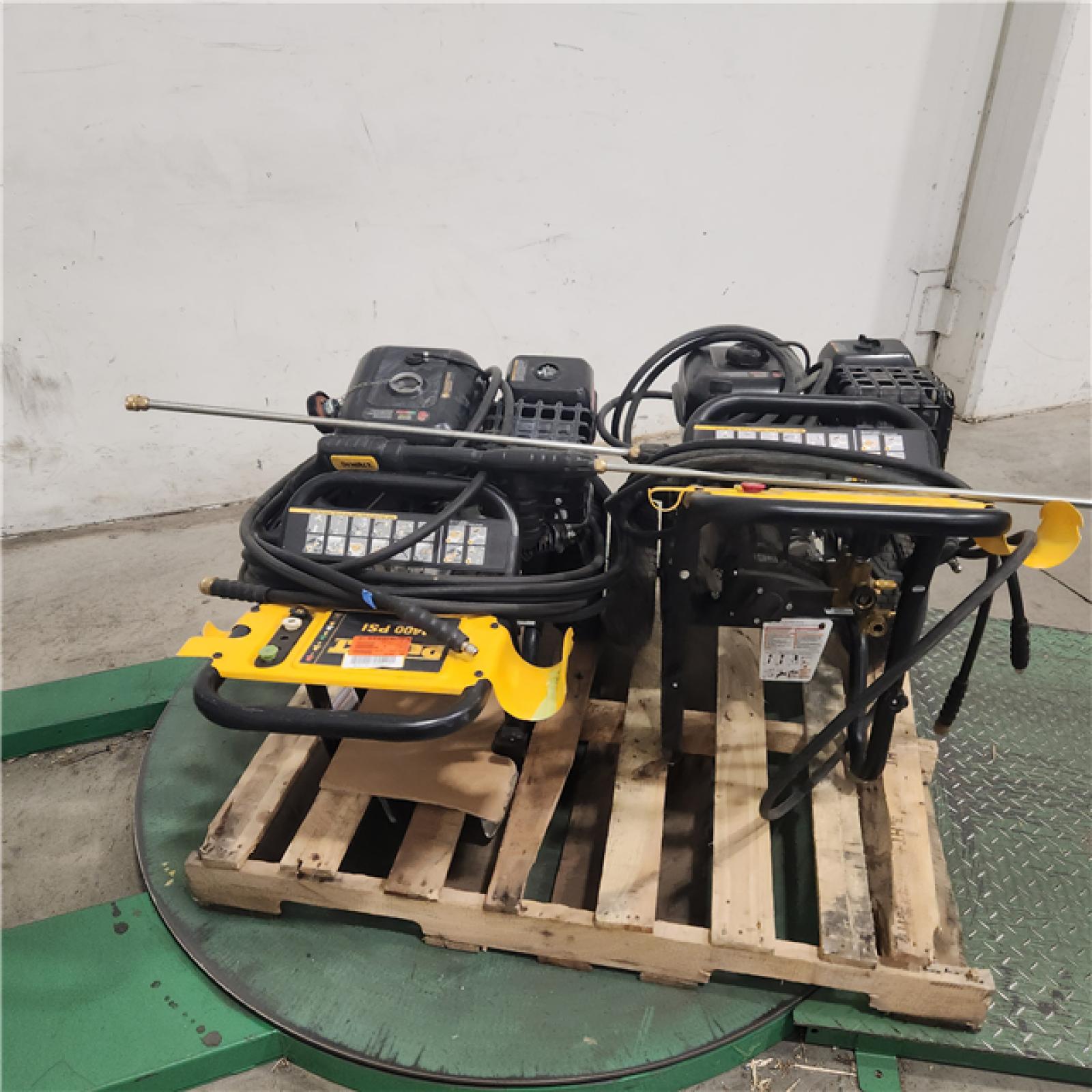 Dallas Location - As-Is  DEWALT 4400 PSI 4.0 GPM Gas Pressure Washer (Lot O f 2)