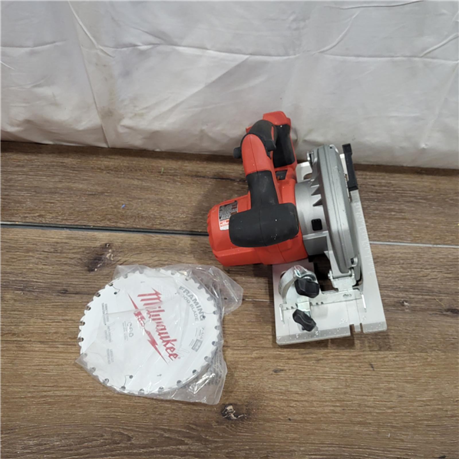 AS-IS Milwaukee M18 7-1/4  18V Brushless Circular Saw 2631-20 (Bare Tool)