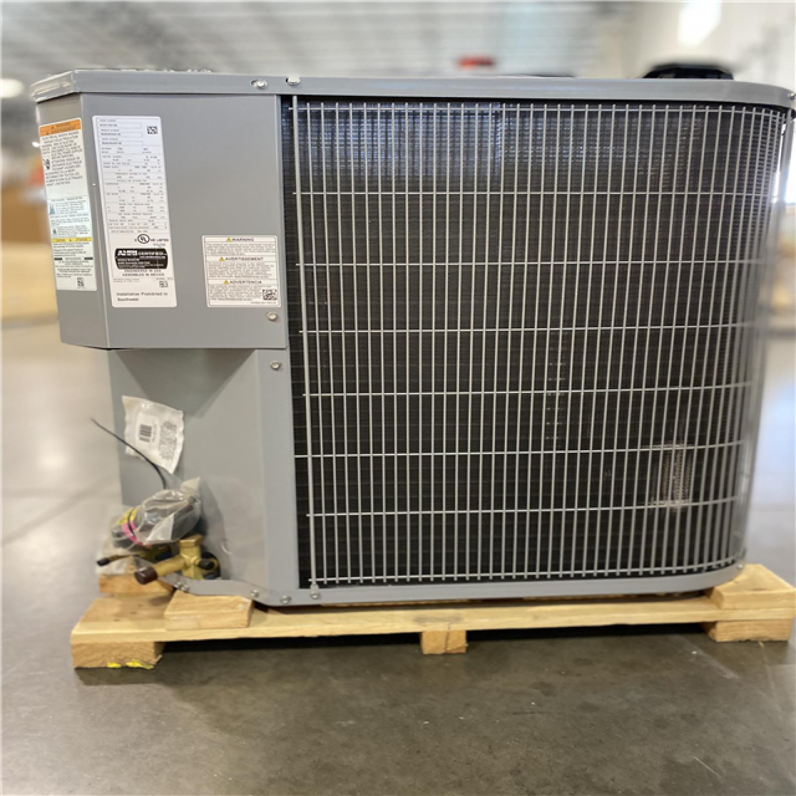 DALLAS LOCATION - Smartcomfort® by Carrier 2.5 Ton 14 SEER Condensing Unit - 2022 Model