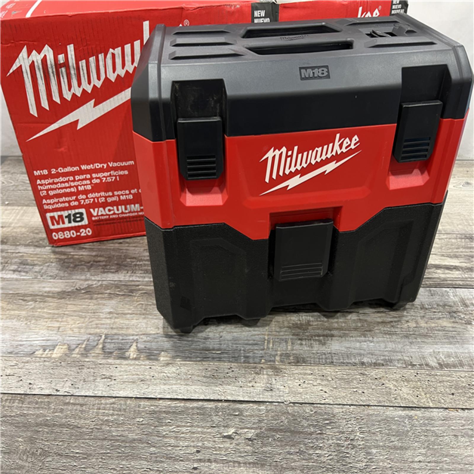 AS-IS Milwaukee Tool M18 Vacuum 2Gal 6  Hose Access Bare Tool