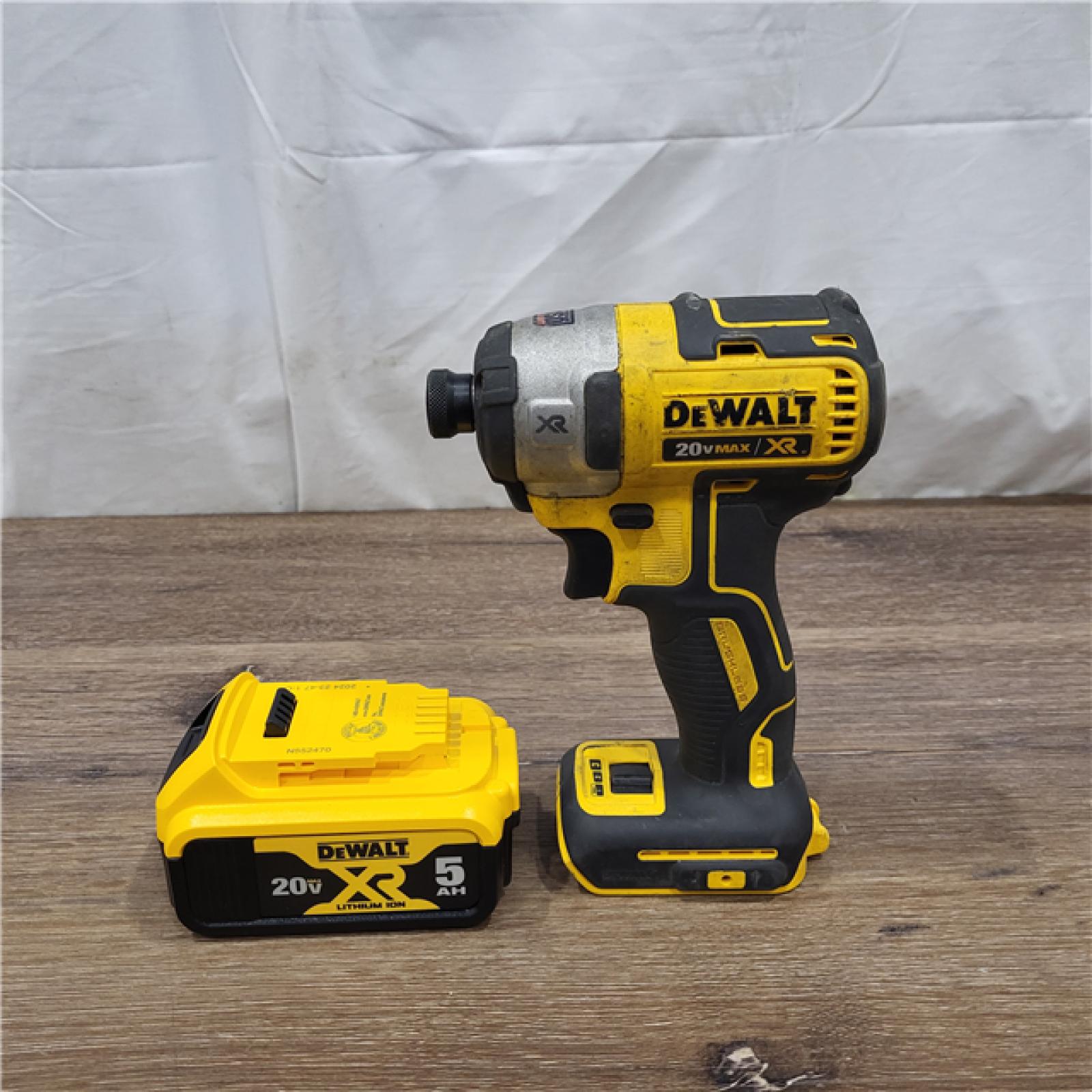 AS-IS DEWALT 20-Volt MAX XR Cordless Brushless 3-Speed 1/4 in. Impact Driver KIT