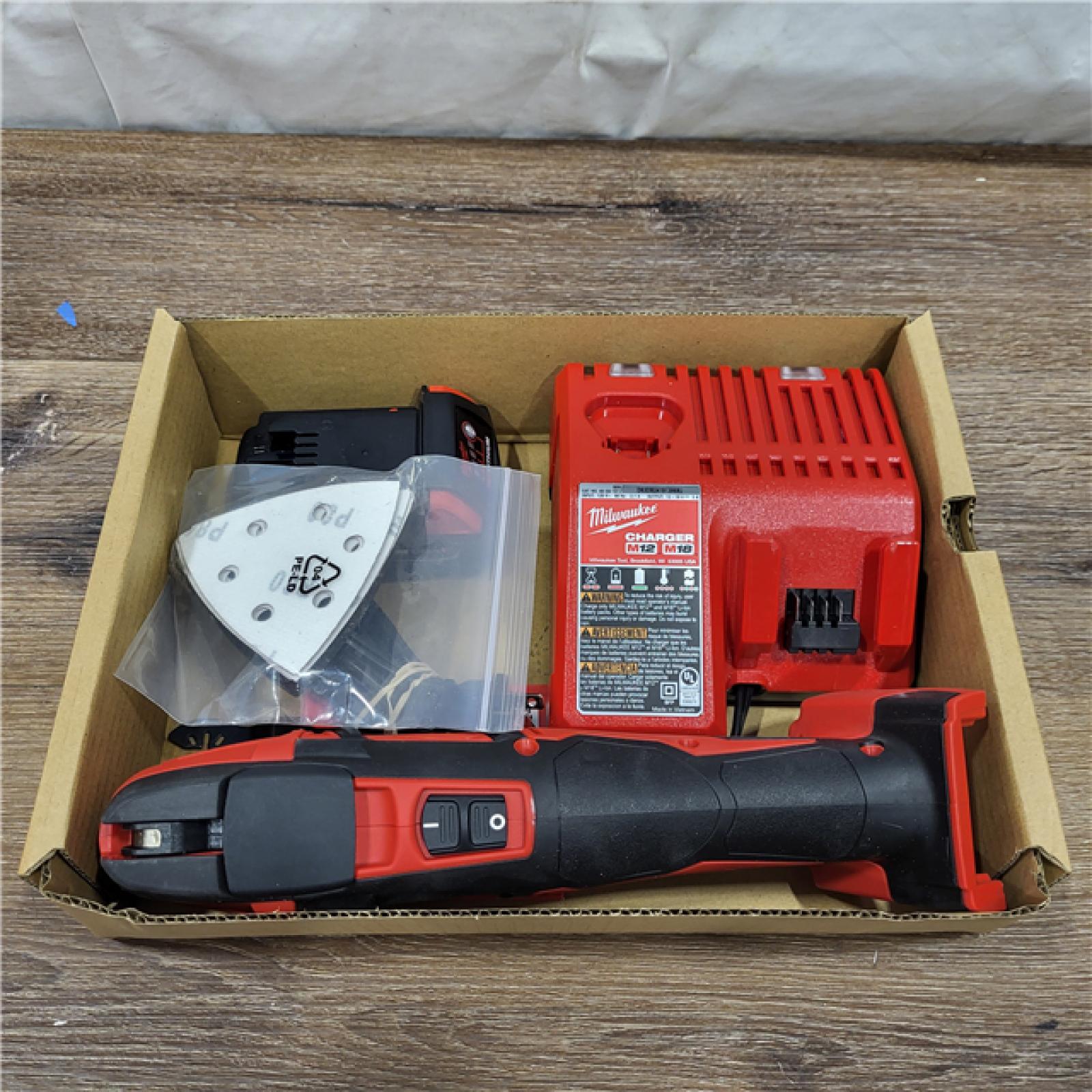 AS-IS Milwaukee 2626-21 M18 18-Volt Lithium-Ion Cordless Oscillating Multi-Tool Kit