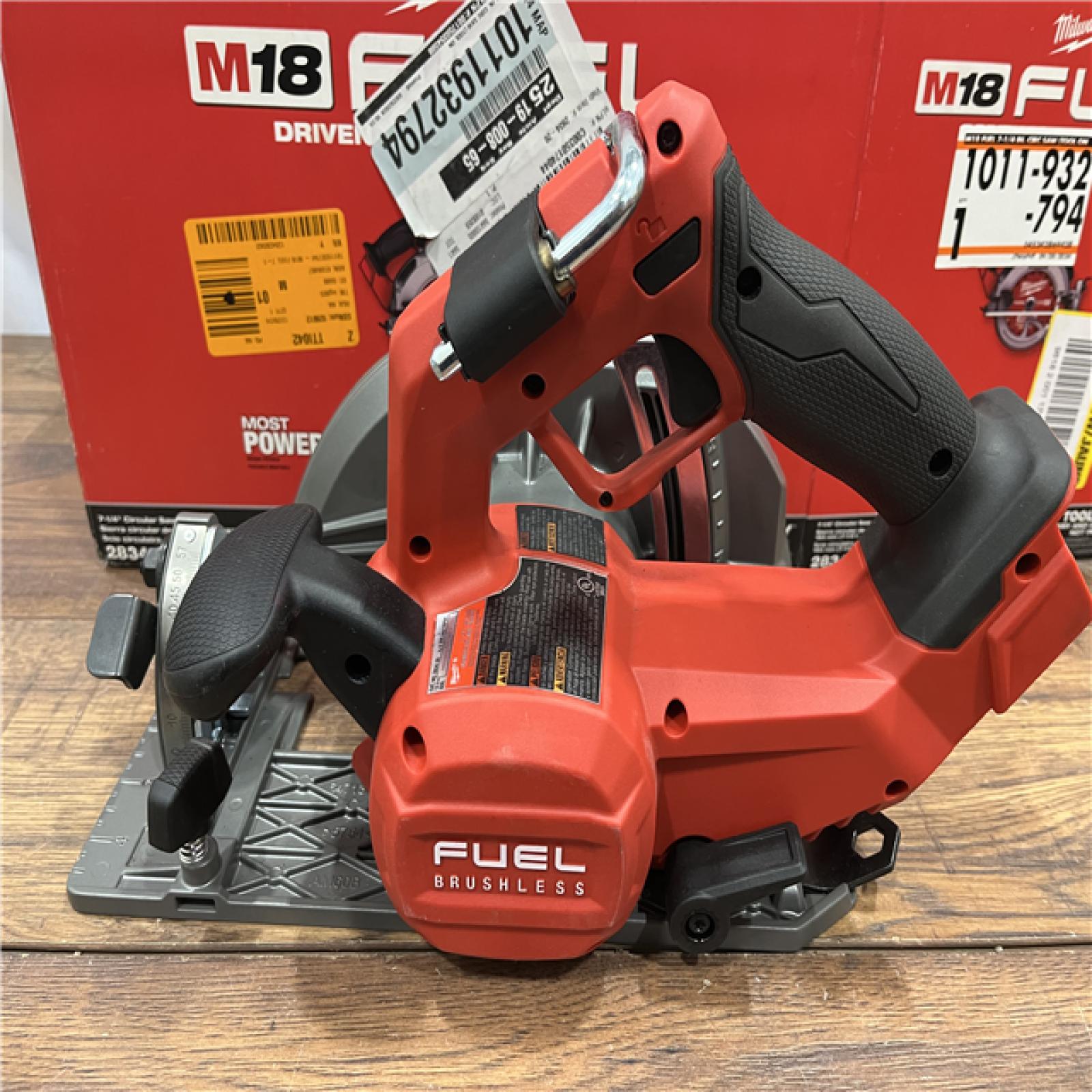 AS IS Milwaukee M18 FUEL 18V Lithium-Ion Brushless Cordless 7-1/4 in. Circular Saw (Tool-Only)