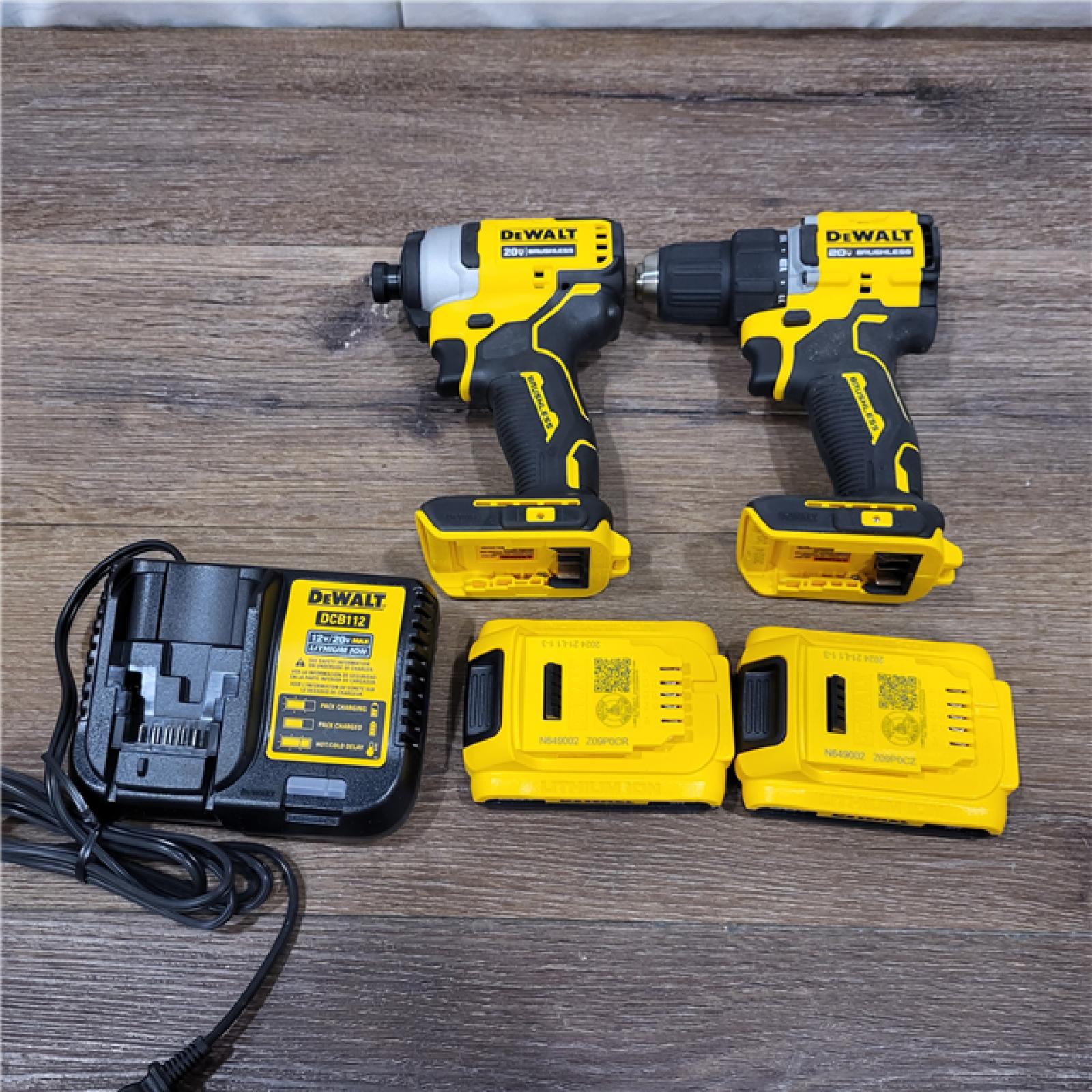 AS-IS ATOMIC 20-Volt MAX Lithium-Ion Cordless Combo Kit (2-Tool) with (2) 2.0Ah Batteries, Charger and Bag