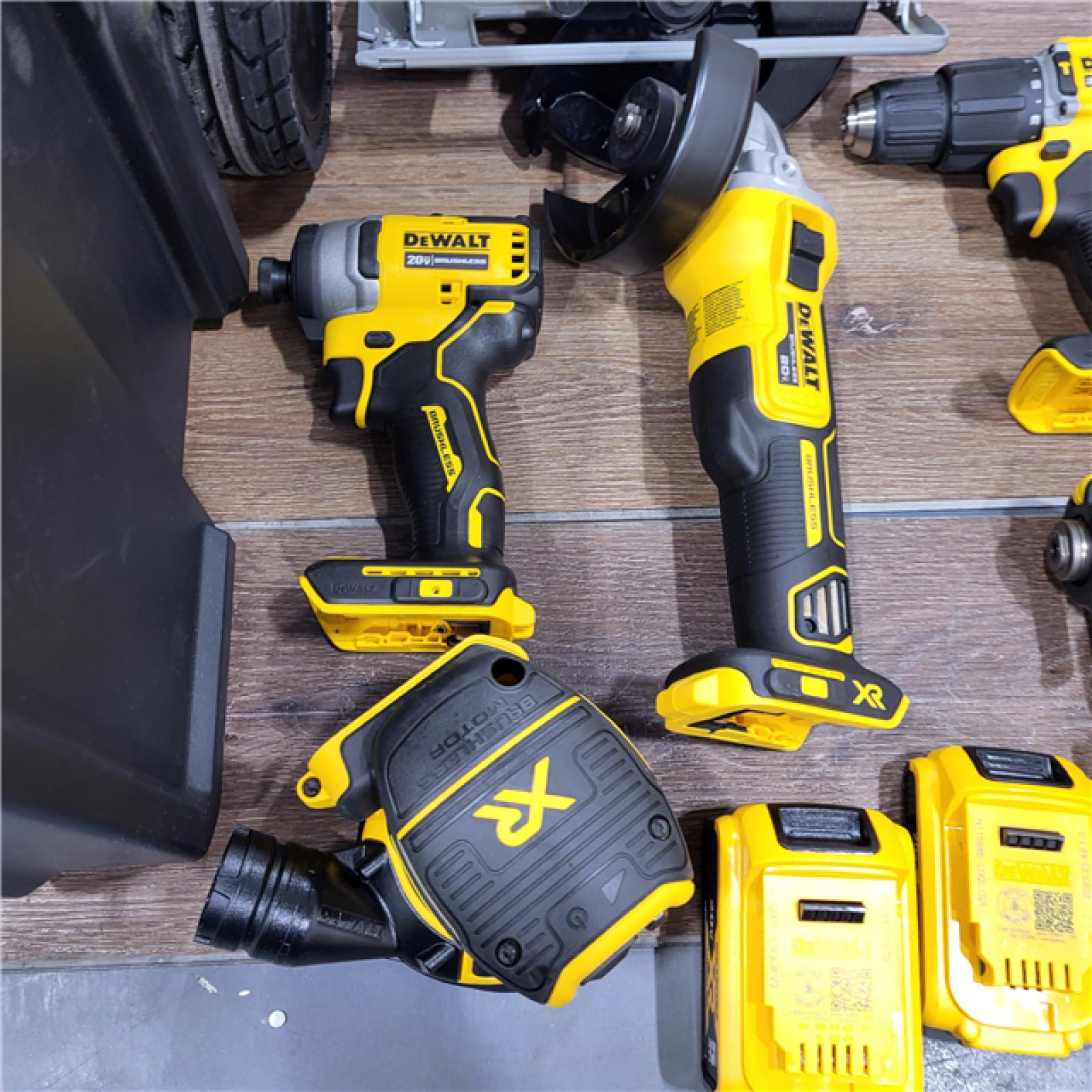 AS-IS Dewalt 20-Volt MAX ToughSystem Lithium-Ion 6-Tool Cordless Combo Kit