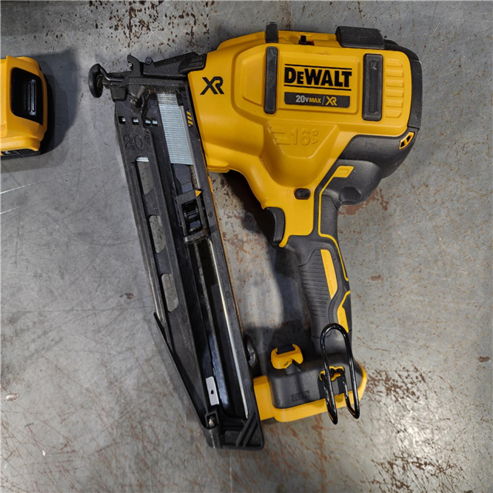 HOUSTON LOCATION - AS-IS DeWalt DCN660D1 20V 16 Gauge Cordless Angled Finish Nailer Kit W/ 2Ah Battery