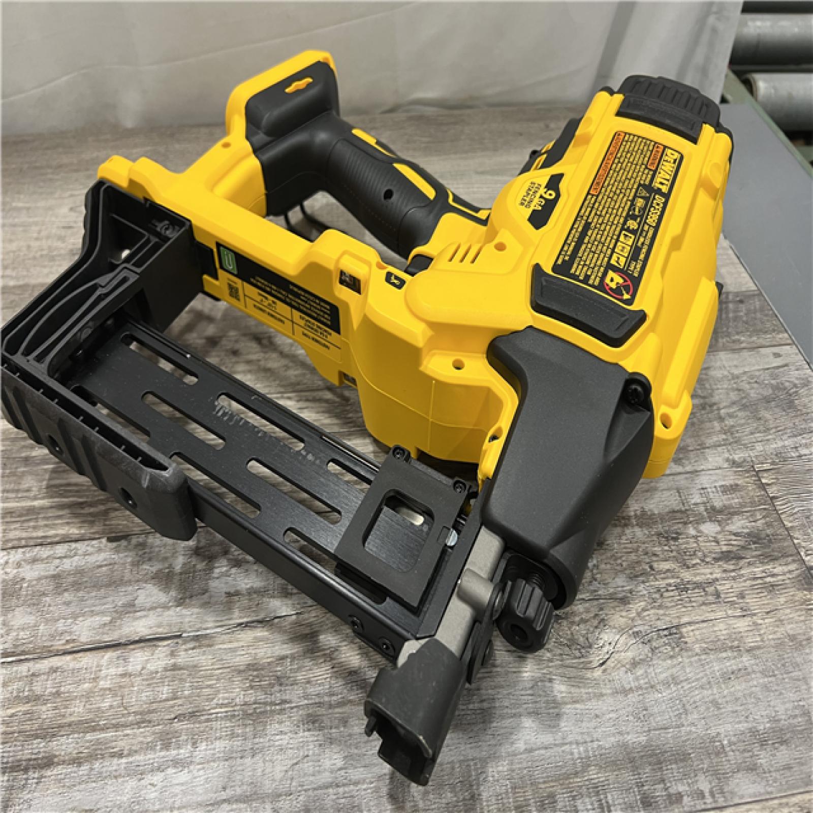 AS-IS DEWALT  20V MAX 9-Gauge Cordless Fencing Stapler (Tool Only)