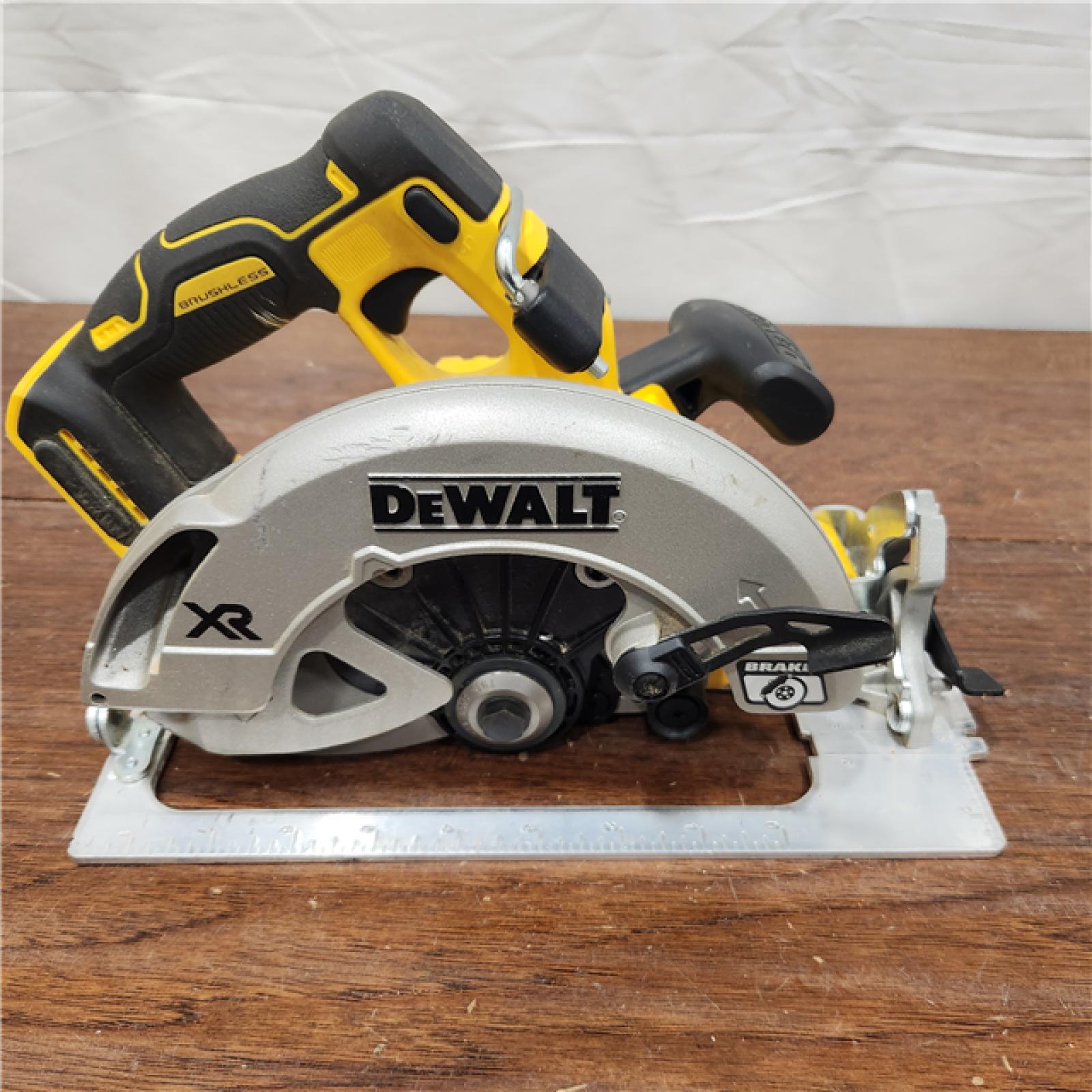 AS-IS DeWALT Flexvolt Max 7-1/4  60V Brushless Circular Saw DCS578B (ONLY TOOL)