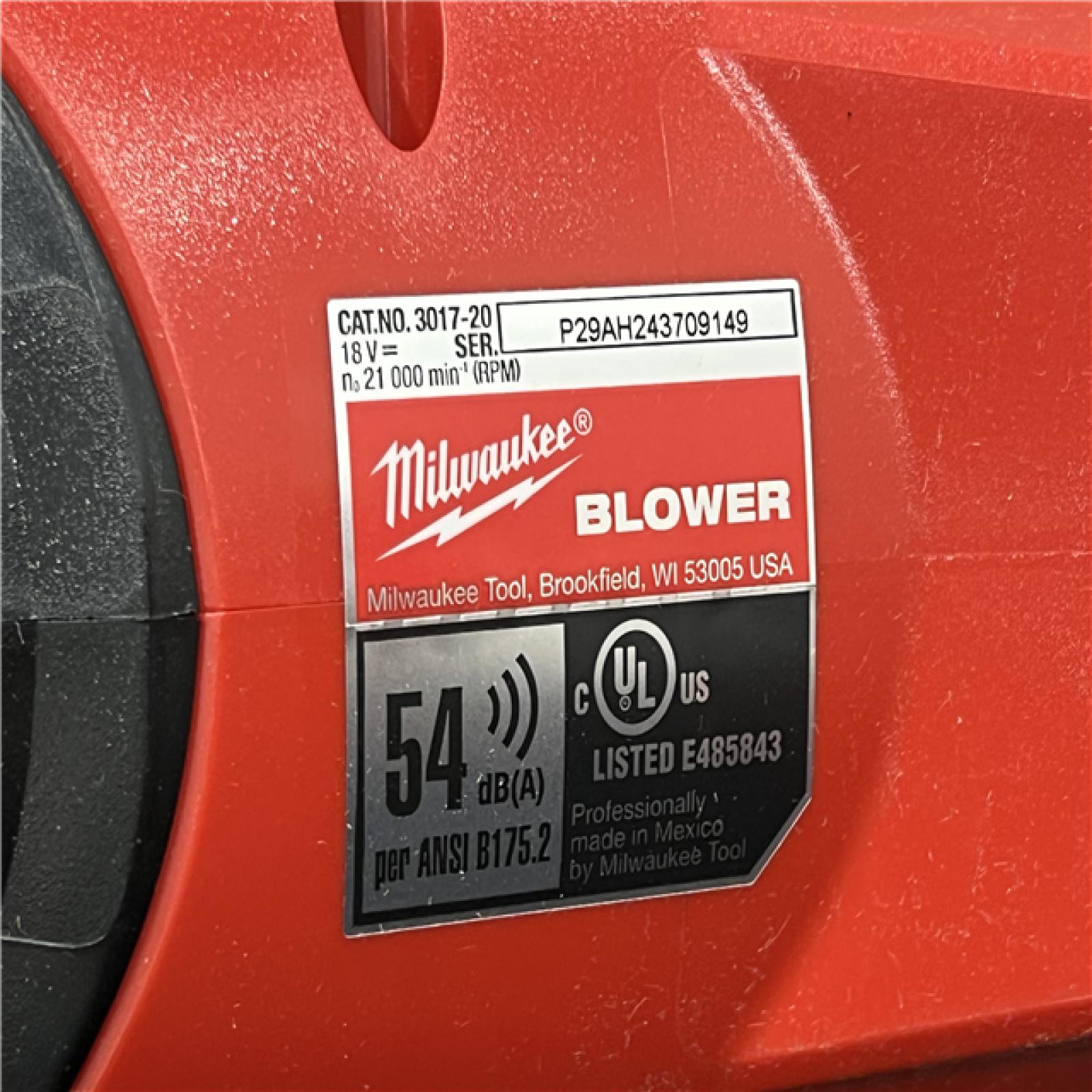 AS-IS MILWAUKEE Battery-Powered Handheld Leaf Blower Kit