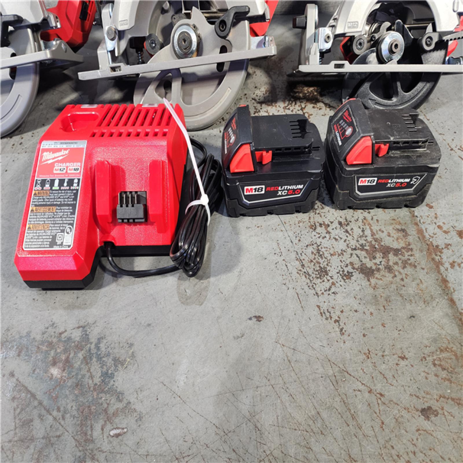 HOUSTON LOCATION - AS-IS MIWAUKEE 3 TOOL COMBO KIT W/ (2) BATTERY & CHARGER