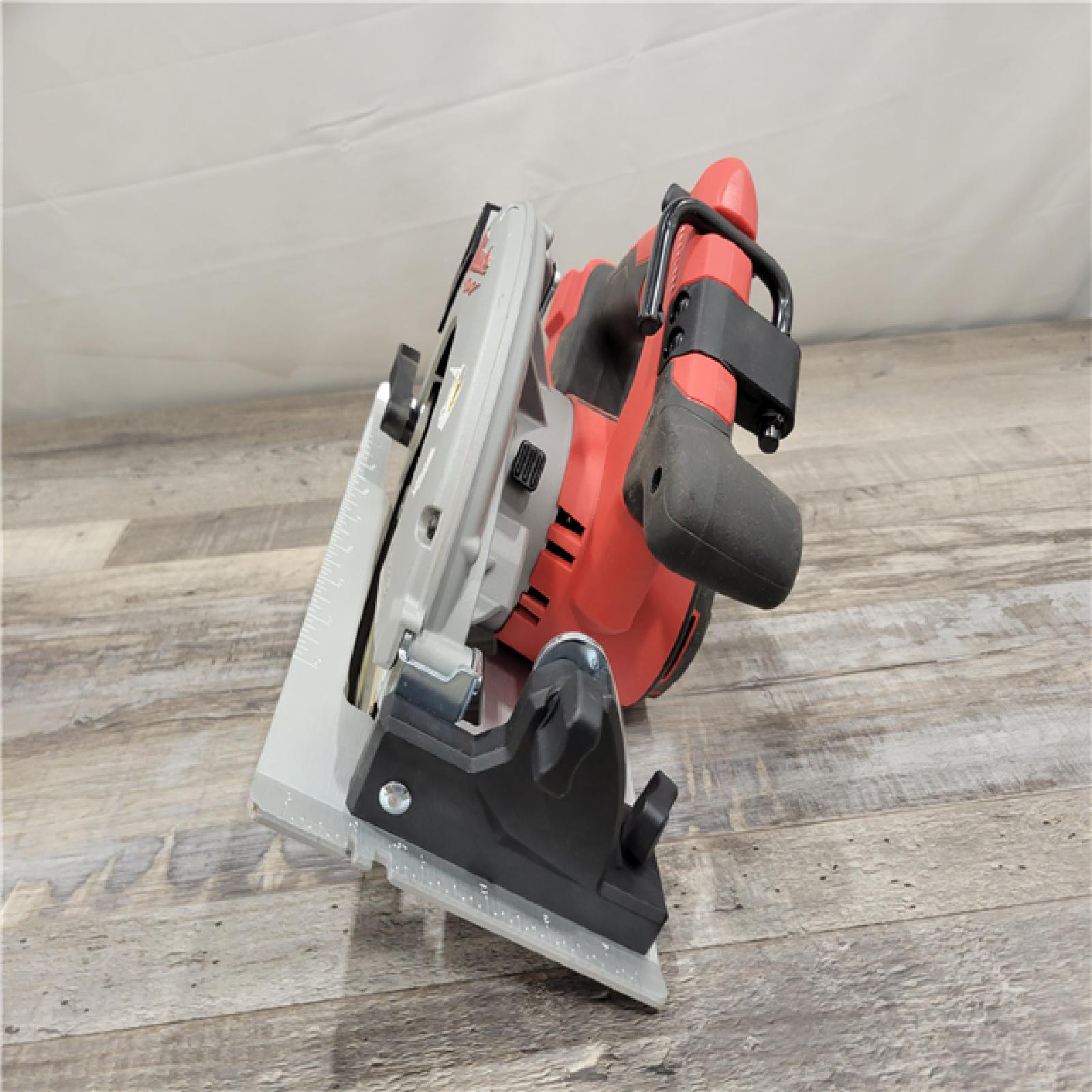 AS-IS Milwaukee M18 Cordless Brushless 7-1/4 in. Circular Saw (Tool Only)