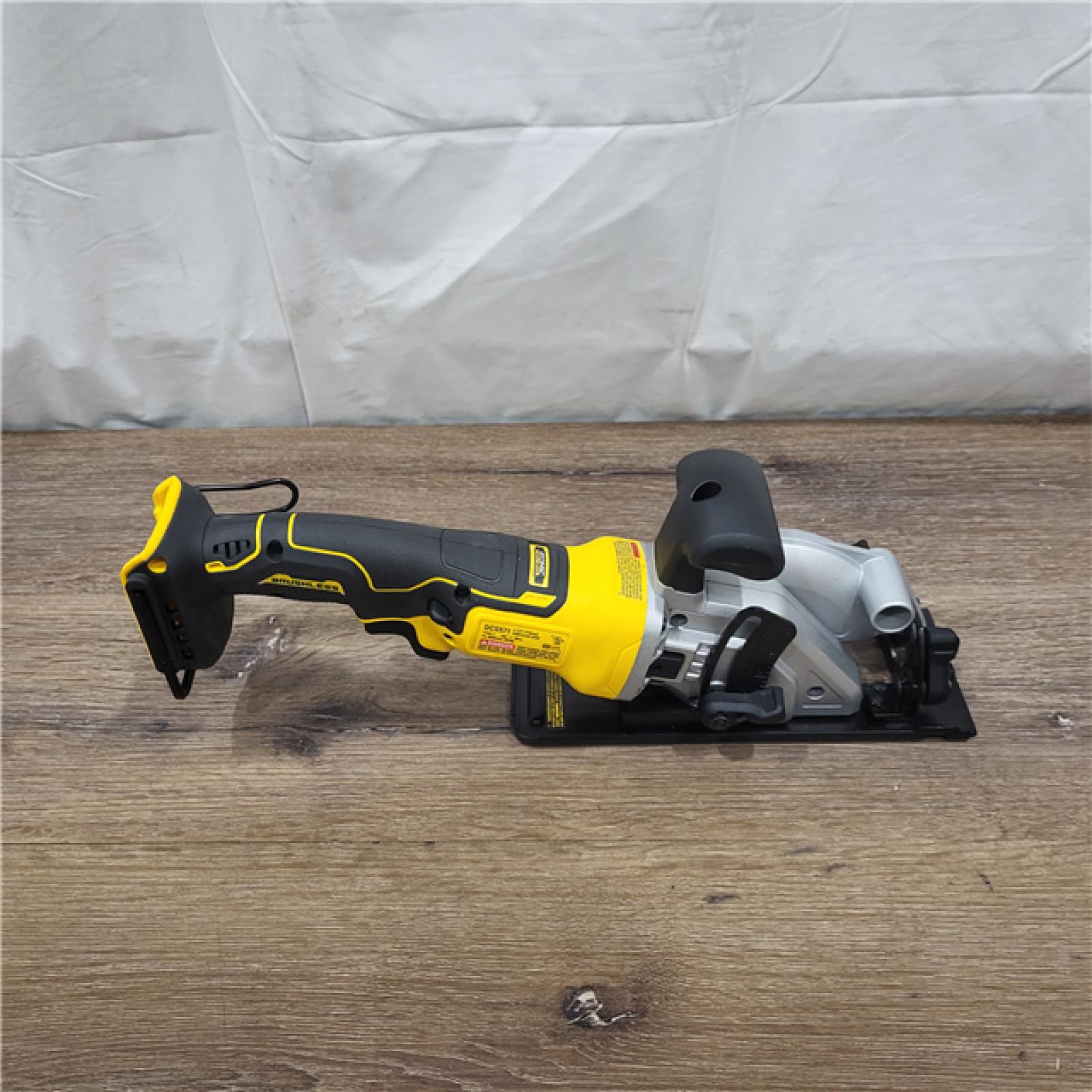 AS-IS ATOMIC 20V MAX Cordless Brushless 4-1/2 in. Circular Saw (Tool Only)