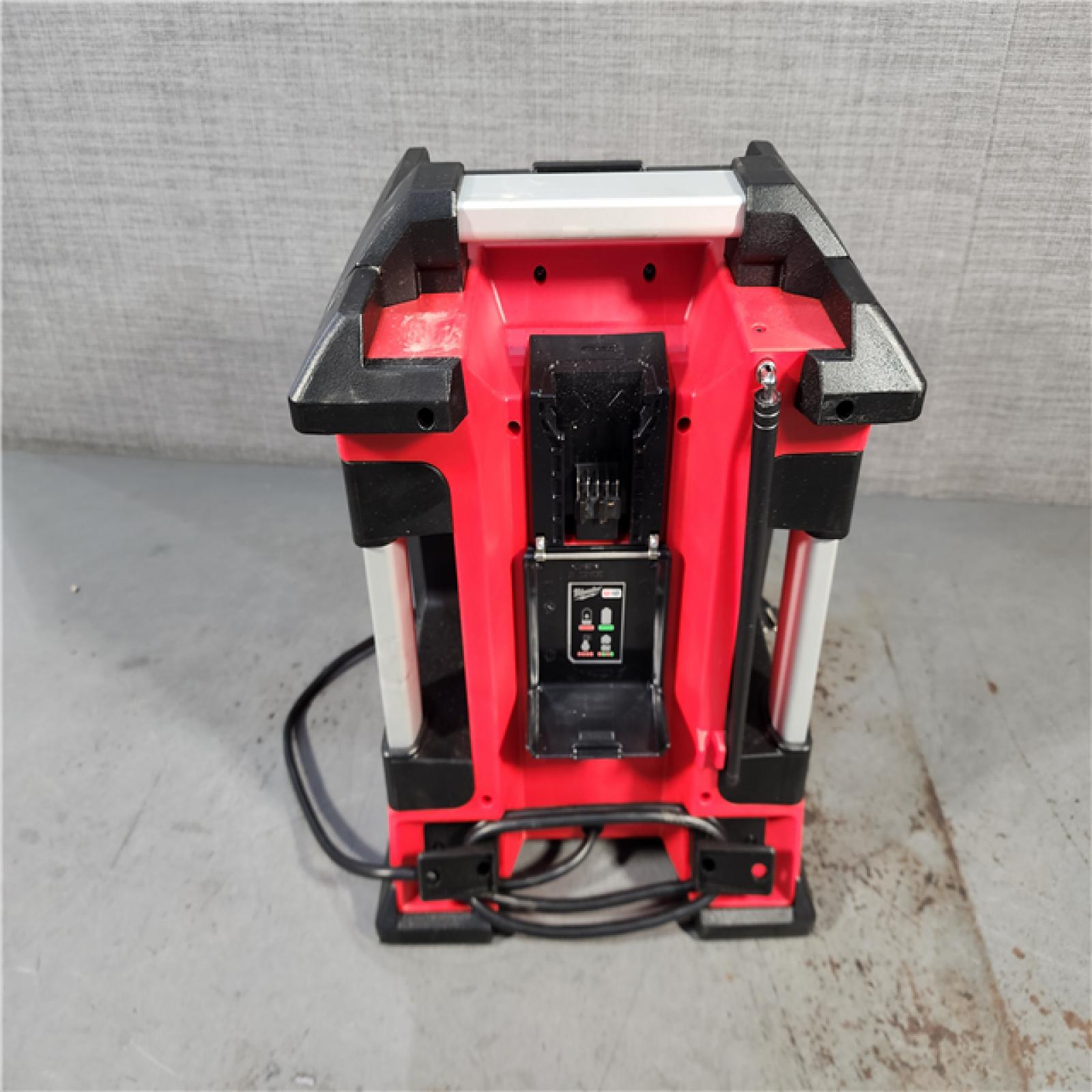 HOUSTON LOCATION - AS-IS M18 Lithium-Ion Cordless Jobsite Radio/Charger (TOOL ONLY)