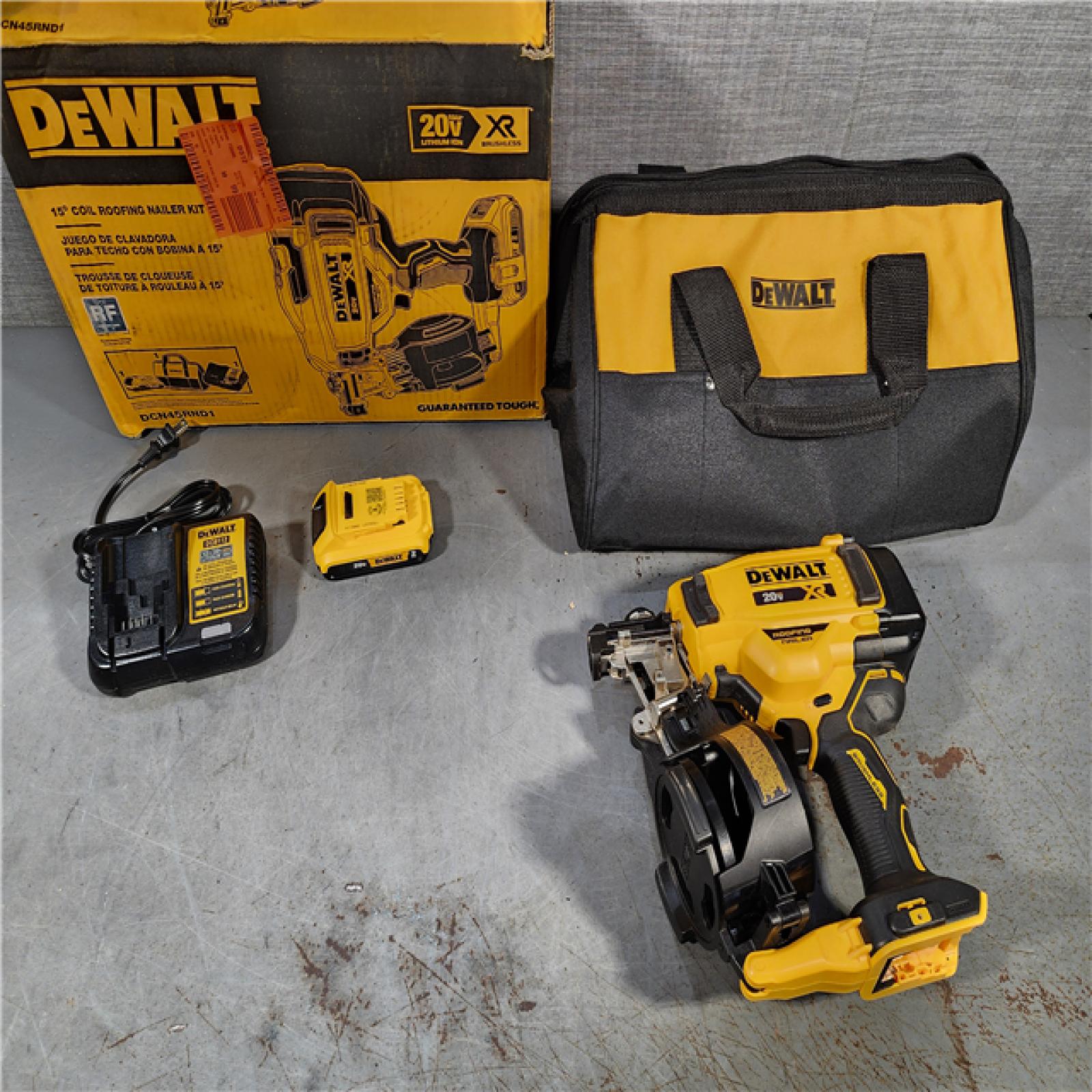 HOUSTON LOCATION - AS-IS DEWALT 2007898 Roofing Nailer Cordless