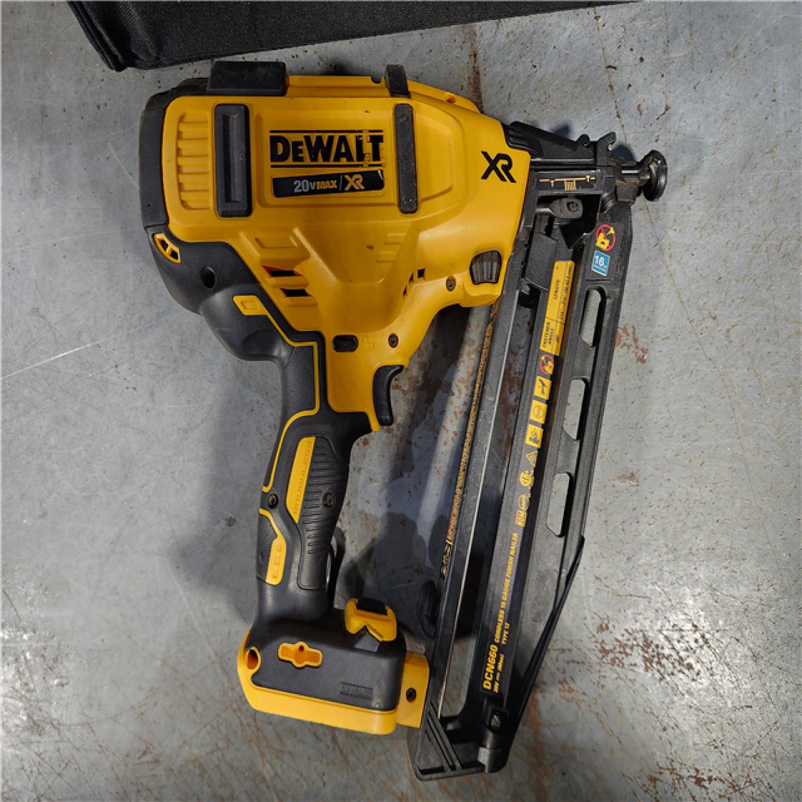 HOUSTON LOCATION - AS-IS DeWalt DCN660D1 20V 16 Gauge Cordless Angled Finish Nailer Kit W/ 2Ah Battery