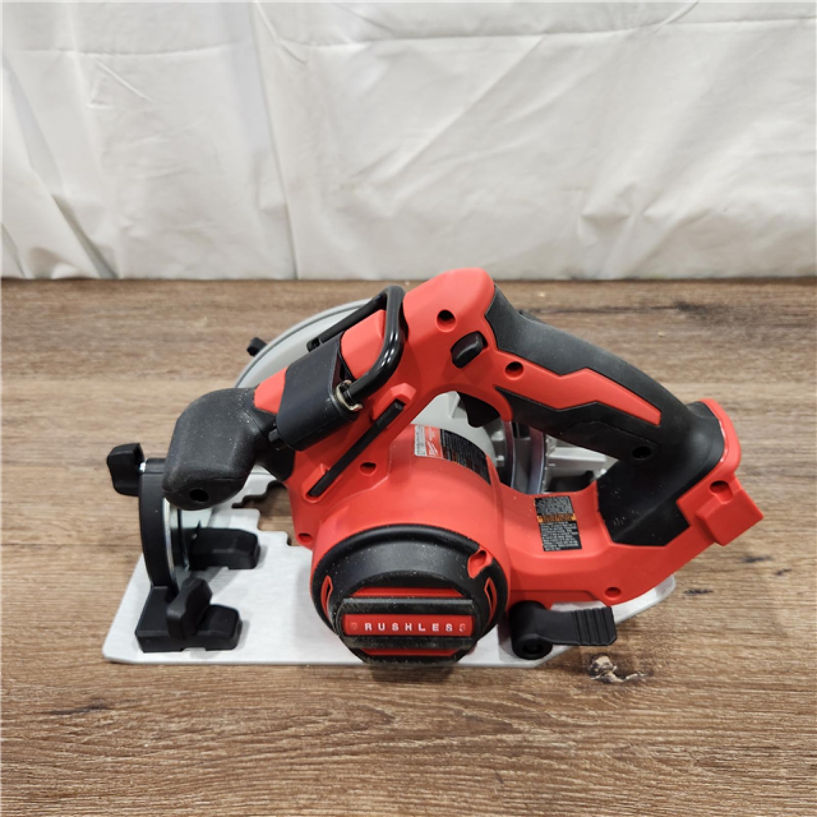 AS-IS Milwaukee M18 7-1/4  18V Brushless Circular Saw 2631-20 (Bare Tool)