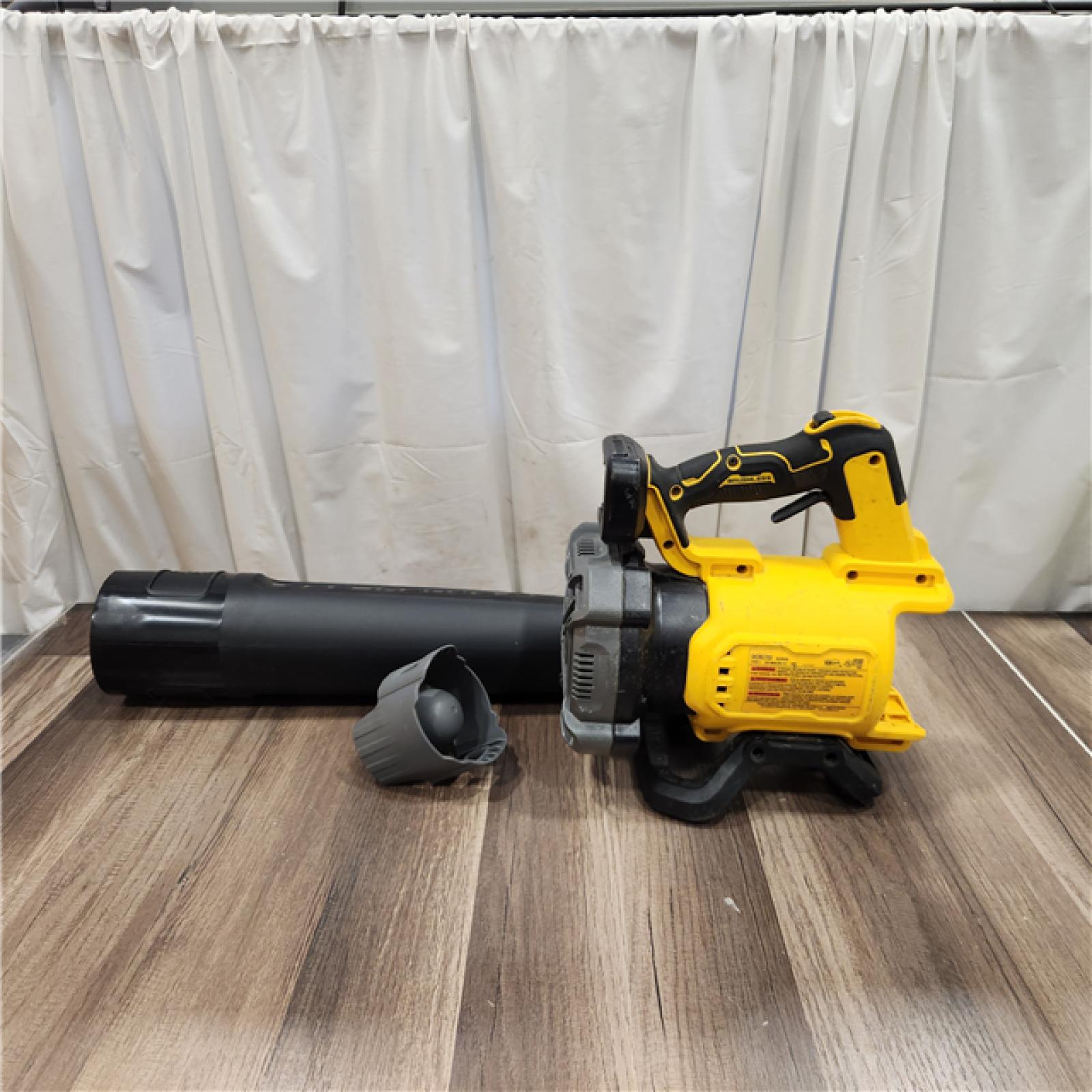 AS IS DEWALT 20V MAX* XR Brushless Cordless Handheld Blower Kit