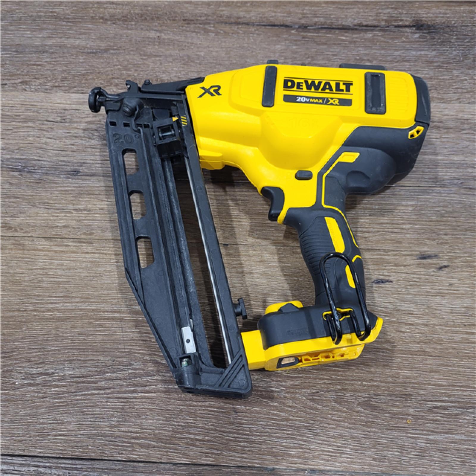 AS-IS DeWalt DCN660D1 20V 16 Gauge Cordless Angled Finish Nailer Kit W/ 2Ah Battery