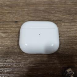 AS-IS Apple - AirPods (3rd generation) with Lightning Charging Case - White