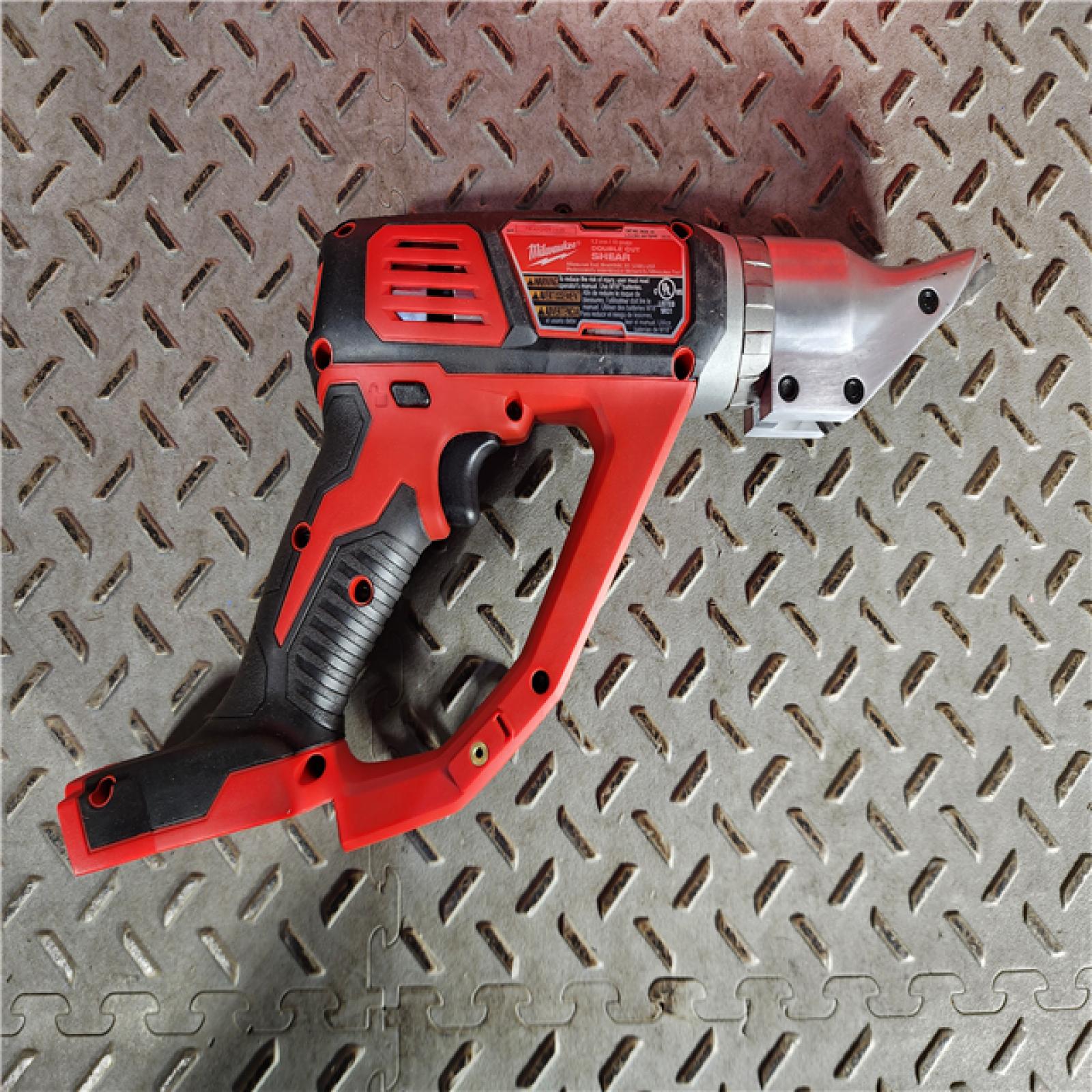 HOUSTON LOCATION - AS-IS Milwaukee M18 Cordless 18 Gauge Double Cut Shears (Tool Only)