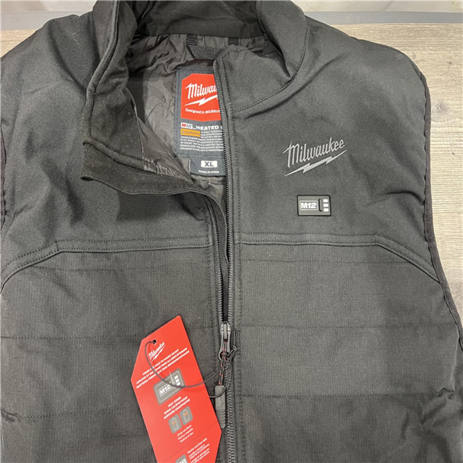 AS-IS Milwaukee XL Unisex Heated Vest Kit Black