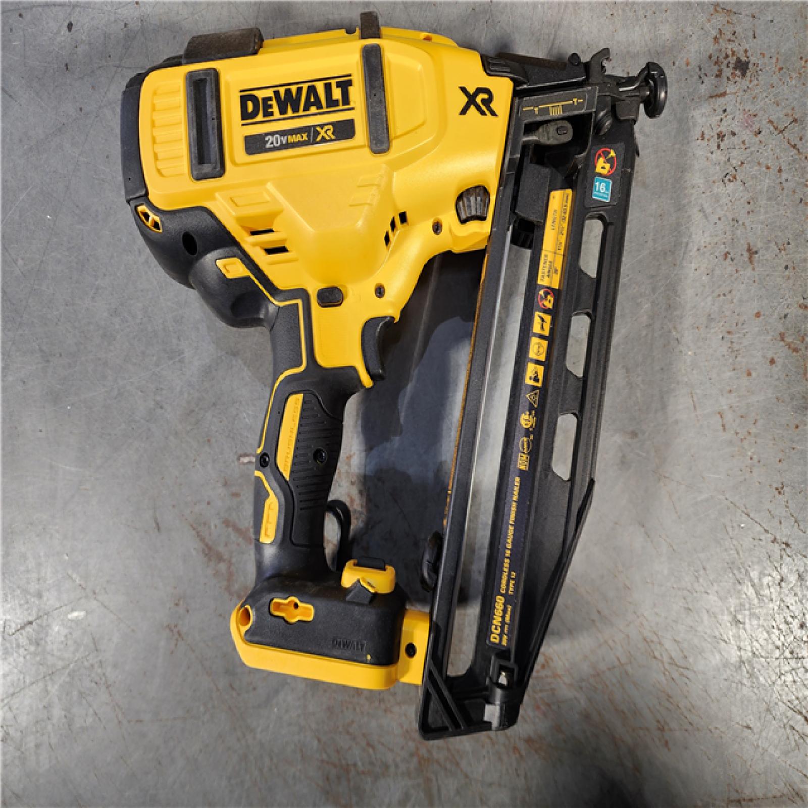 HOUSTON LOCATION - AS-IS DEWALT 20V MAX XR Lithium-Ion Electric Cordless 16-Gauge Angled Finishing Nailer (Tool Only)