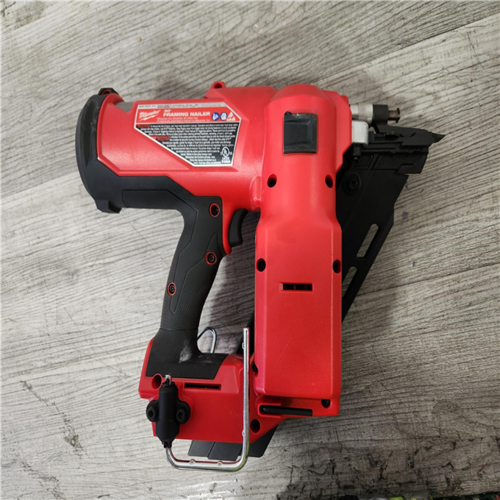 Phoenix Location Milwaukee M18 FUEL 3-1/2 in. 18-Volt 30-Degree Lithium-Ion Brushless Cordless Framing Nailer (Tool-Only)