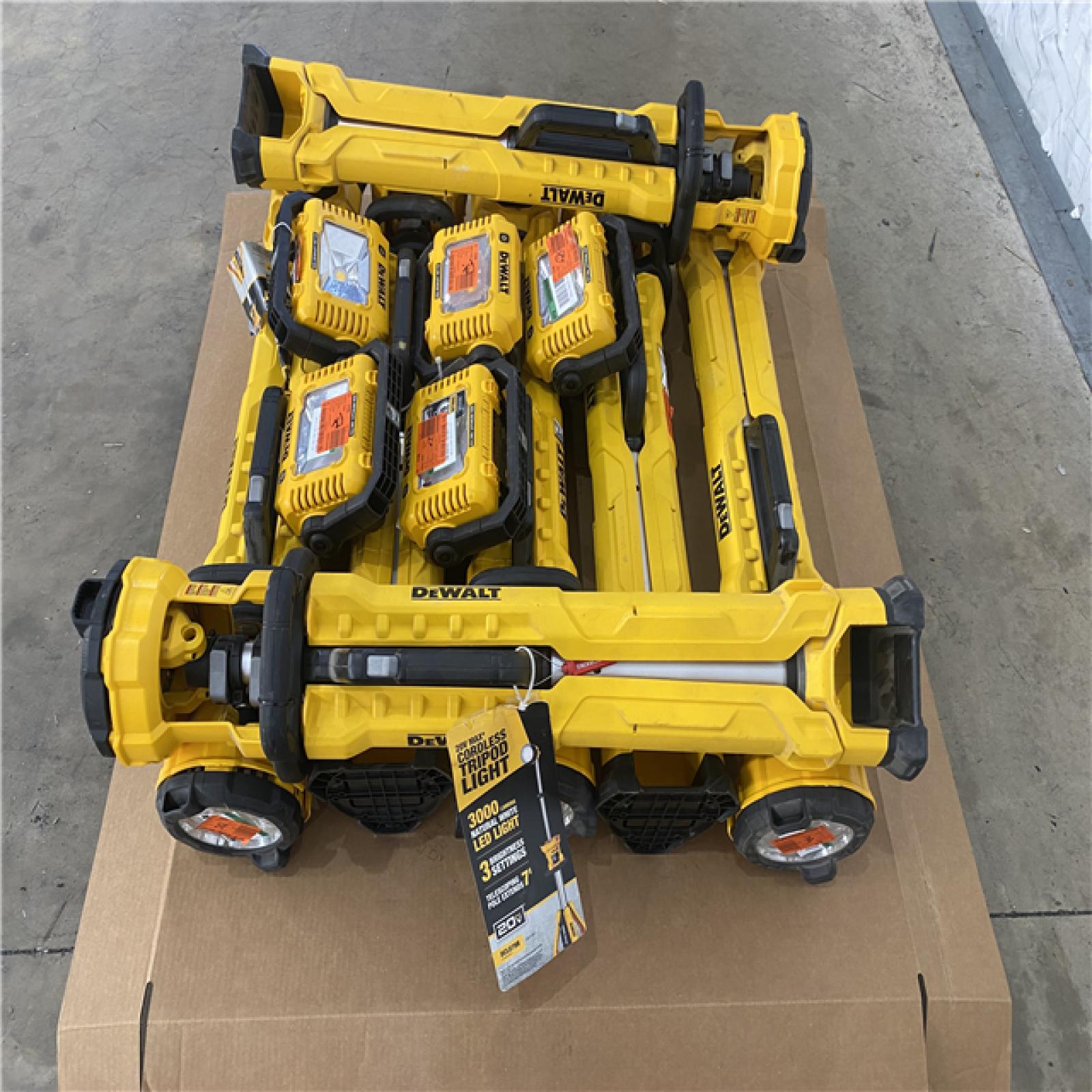 Houston Location - AS-IS Dewalt Flashlight Pallet Qty.12