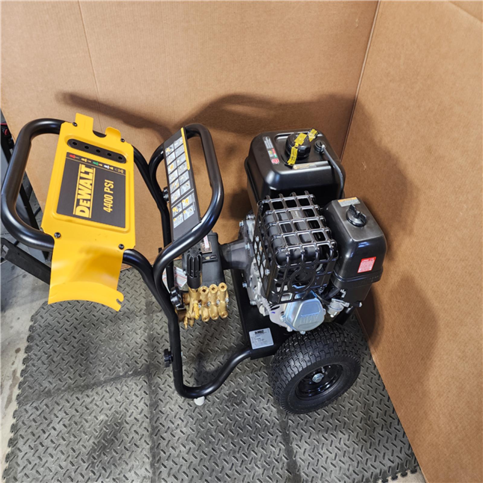 HOUSTON LOCATION - AS-IS DEWALT 4400 PSI 4.0 GPM Cold Water Gas Pressure Washer