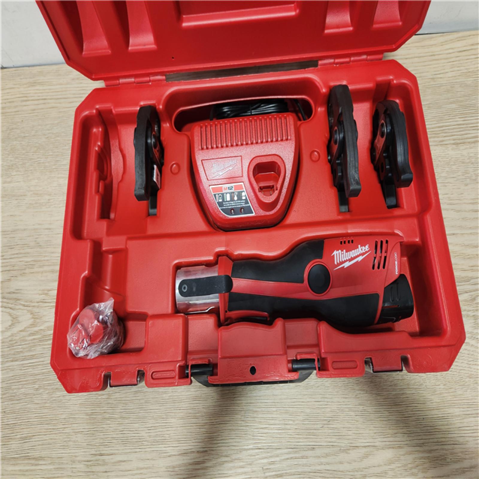 Phoenix Location Milwaukee M12 12-Volt Lithium-Ion Force Logic Cordless Press Tool Kit (3 Jaws Included) with Two 1.5 Ah Battery and Hard Case