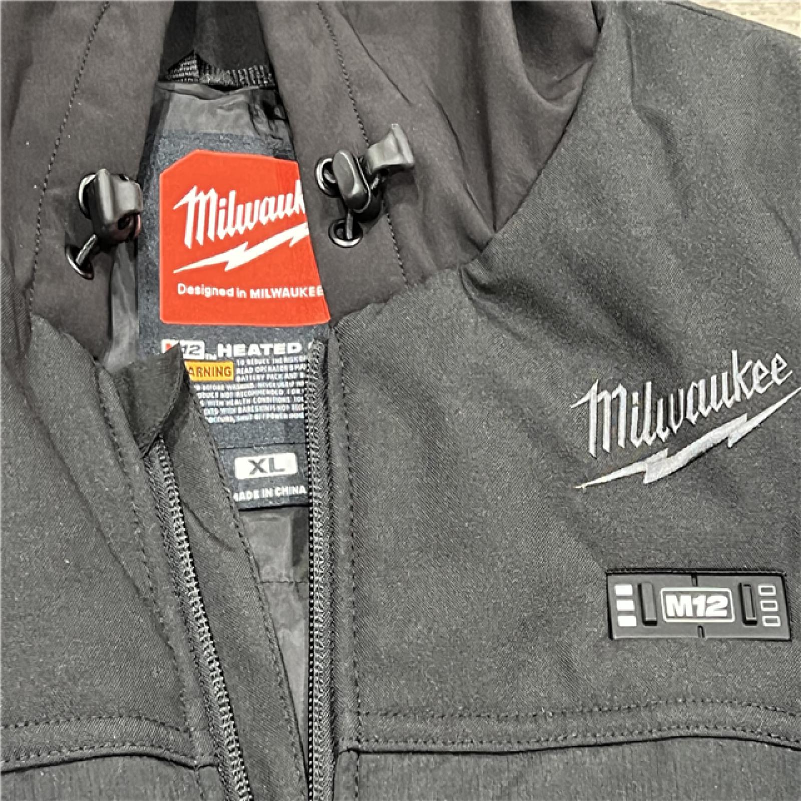 AS-IS Milwaukee M12 12V Mens Heated Axis Hooded Jacket with Battery, Black, Size XL - M102B-21XL