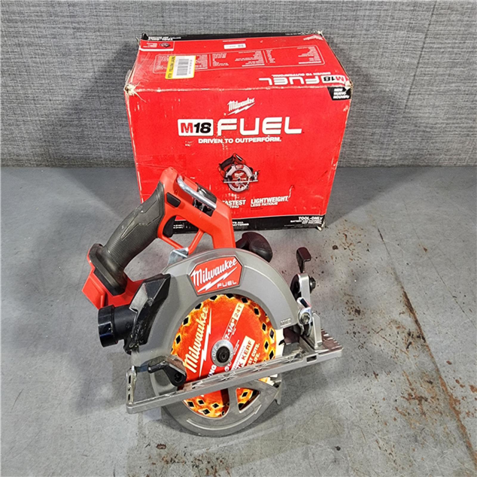 HOUSTON LOCATION - AS-IS Milwaukee M18 FUEL 18V Lithium-Ion Brushless Cordless 7-1/4 in. Circular Saw (Tool-Only)