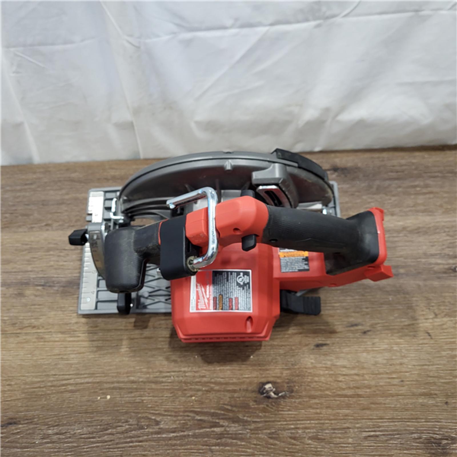 AS-IS M18 FUEL 18V Lithium-Ion Brushless Cordless 7-1/4 in. Circular Saw (Tool-Only)