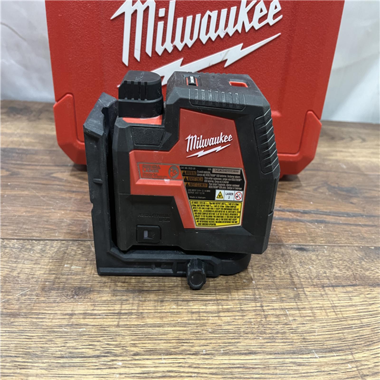 AS IS Milwaukee-3522-21 Green Beam Laser Cross Line Plumb Point USB Rechargeable