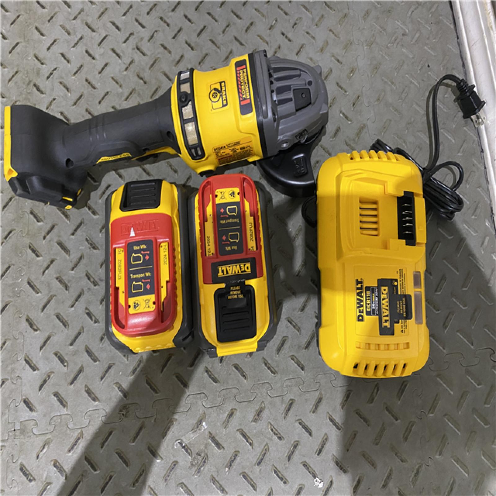 Houston location AS-IS DeWalt Flexvolt 60V Max Cordless Grinder  4.5 in; 6 in  Kit  1 KT (115-DCG418X2)