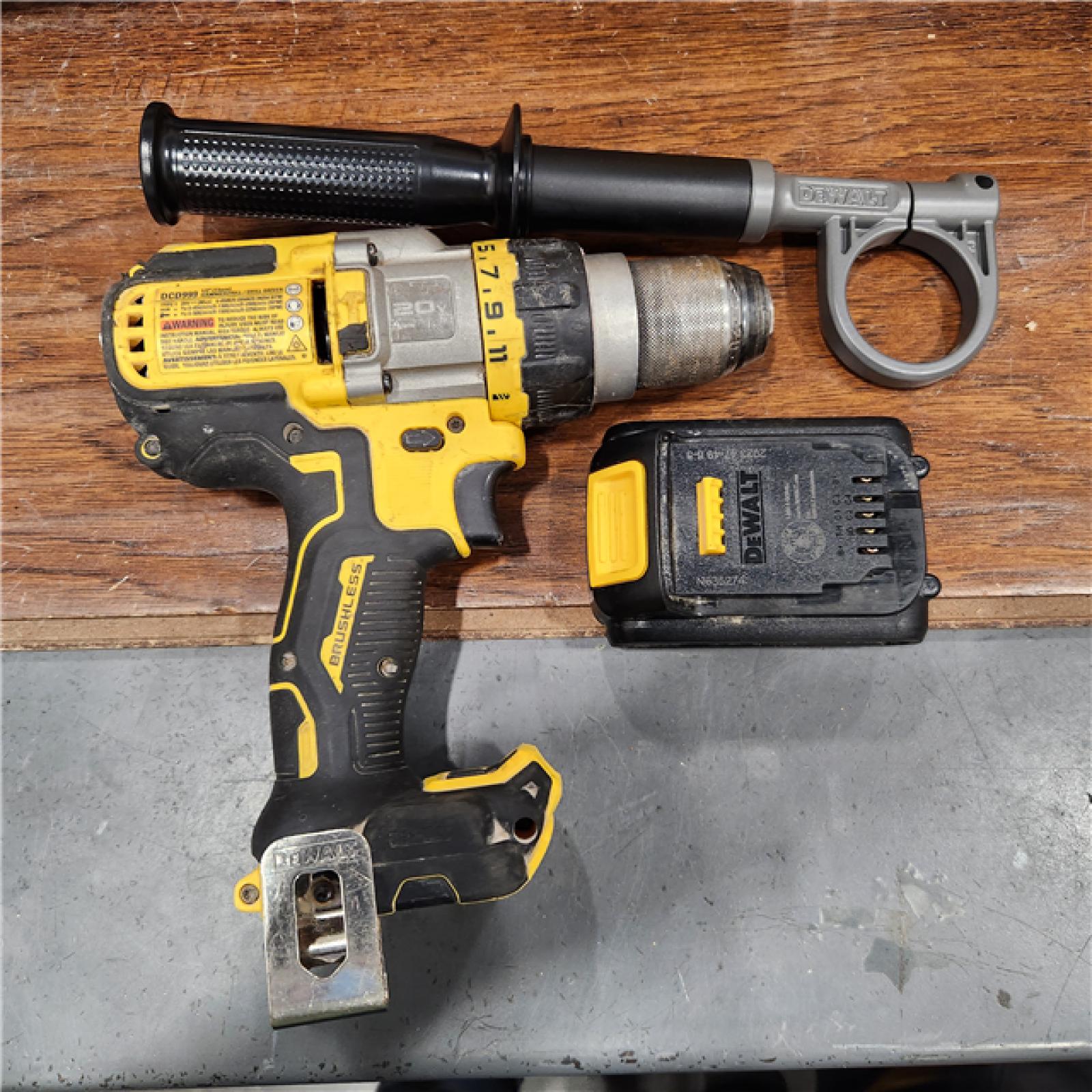 AS-IS Dewalt DCD999B 20V MAX Flexvolt 1/2  Cordless Hammer Drill Bare Tool