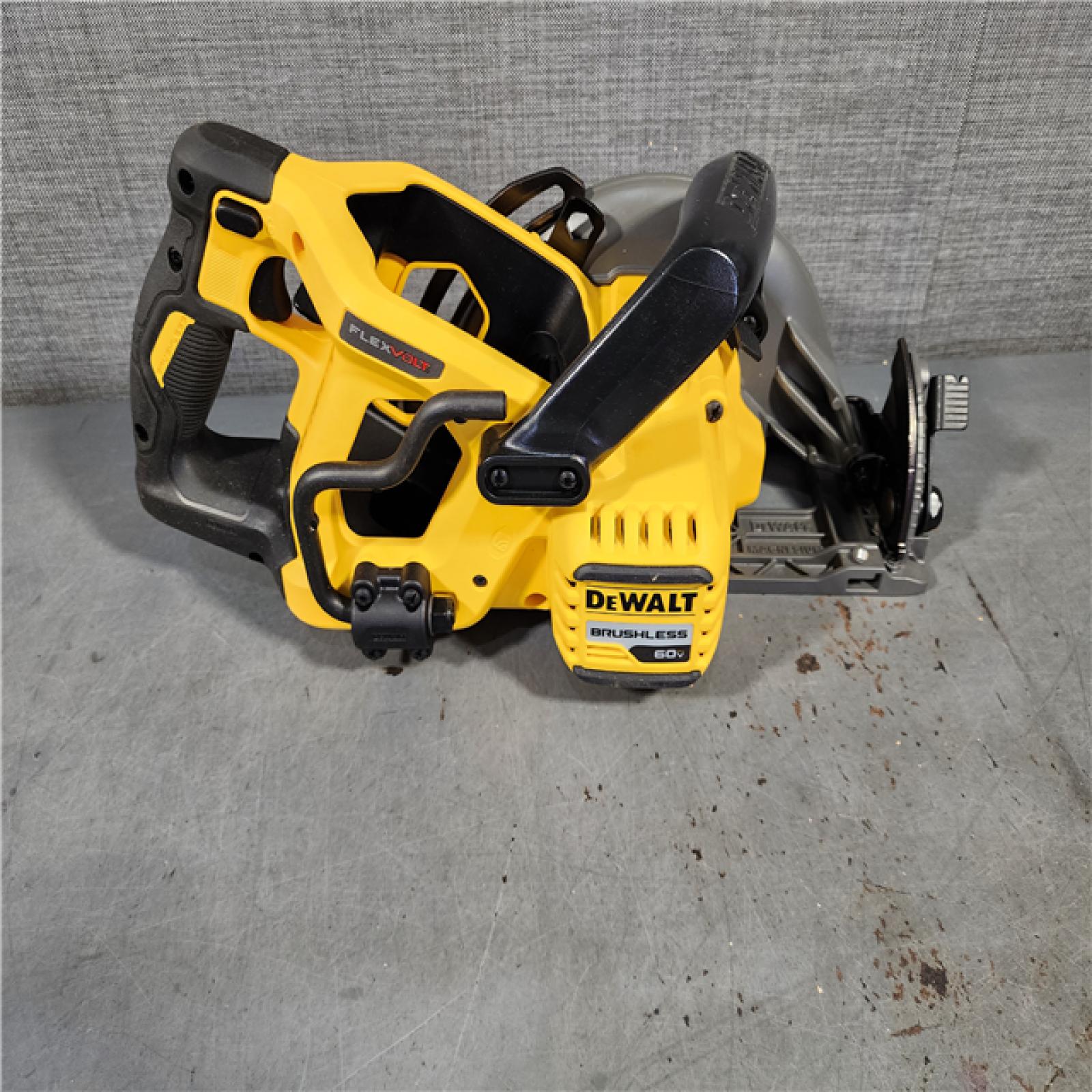 HOUSTON LOCATION - AS-IS DEWALT FLEXVOLT 60V MAX Cordless Brushless 7-1/4 in. Wormdrive Style Circular Saw (Tool Only)