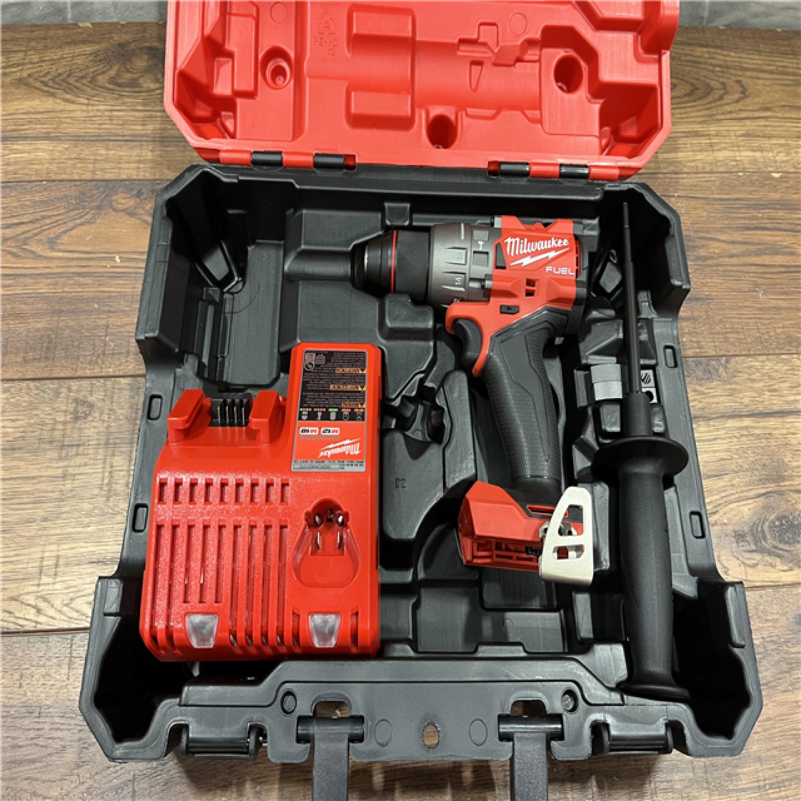 AS-IS Milwaukee 2904-22 Hammer Drill Driver Kit with Batteries  Charger & Tool Case  Red