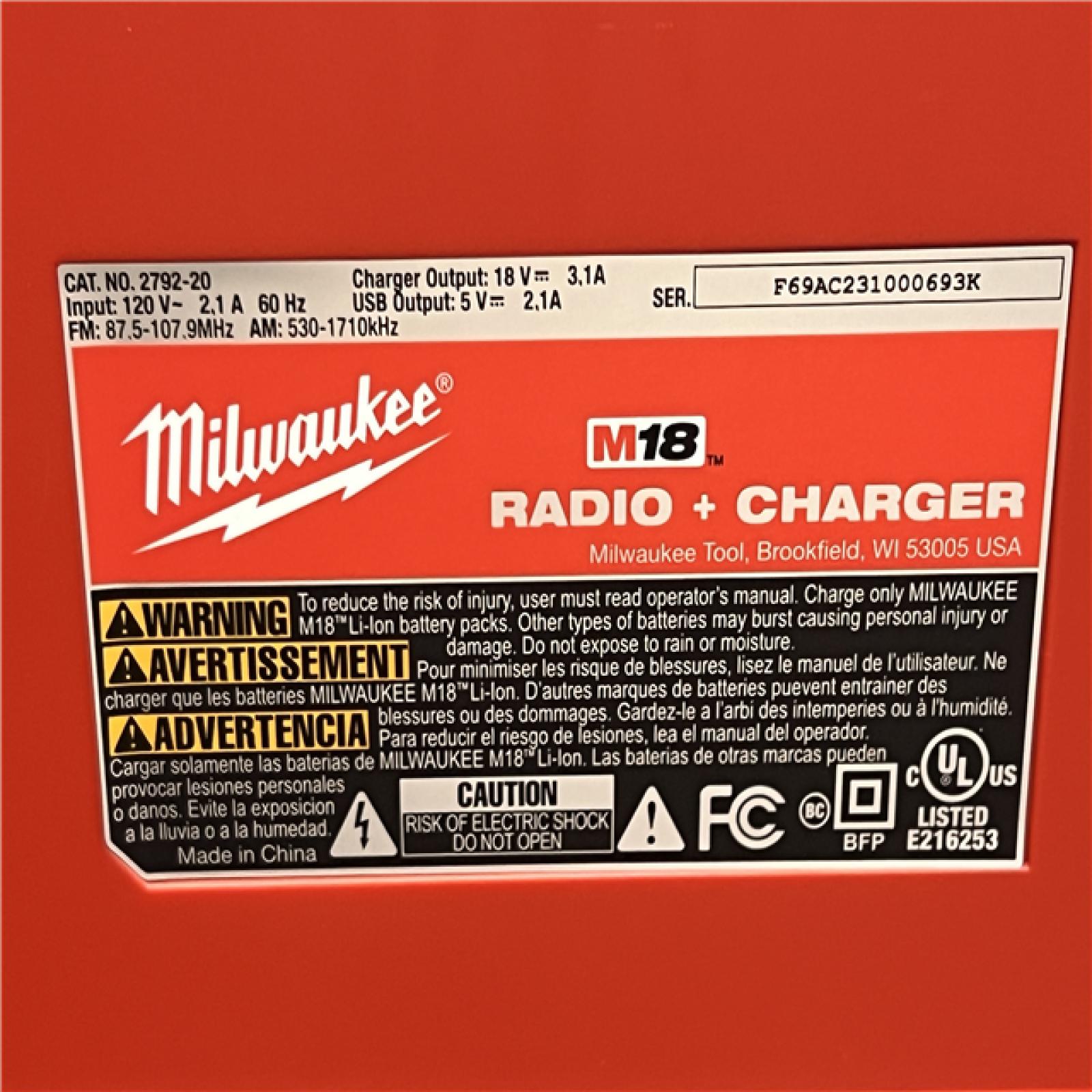 AS-IS MILWAUKEE M18 Lithium-Ion Cordless Jobsite Radio/Charger