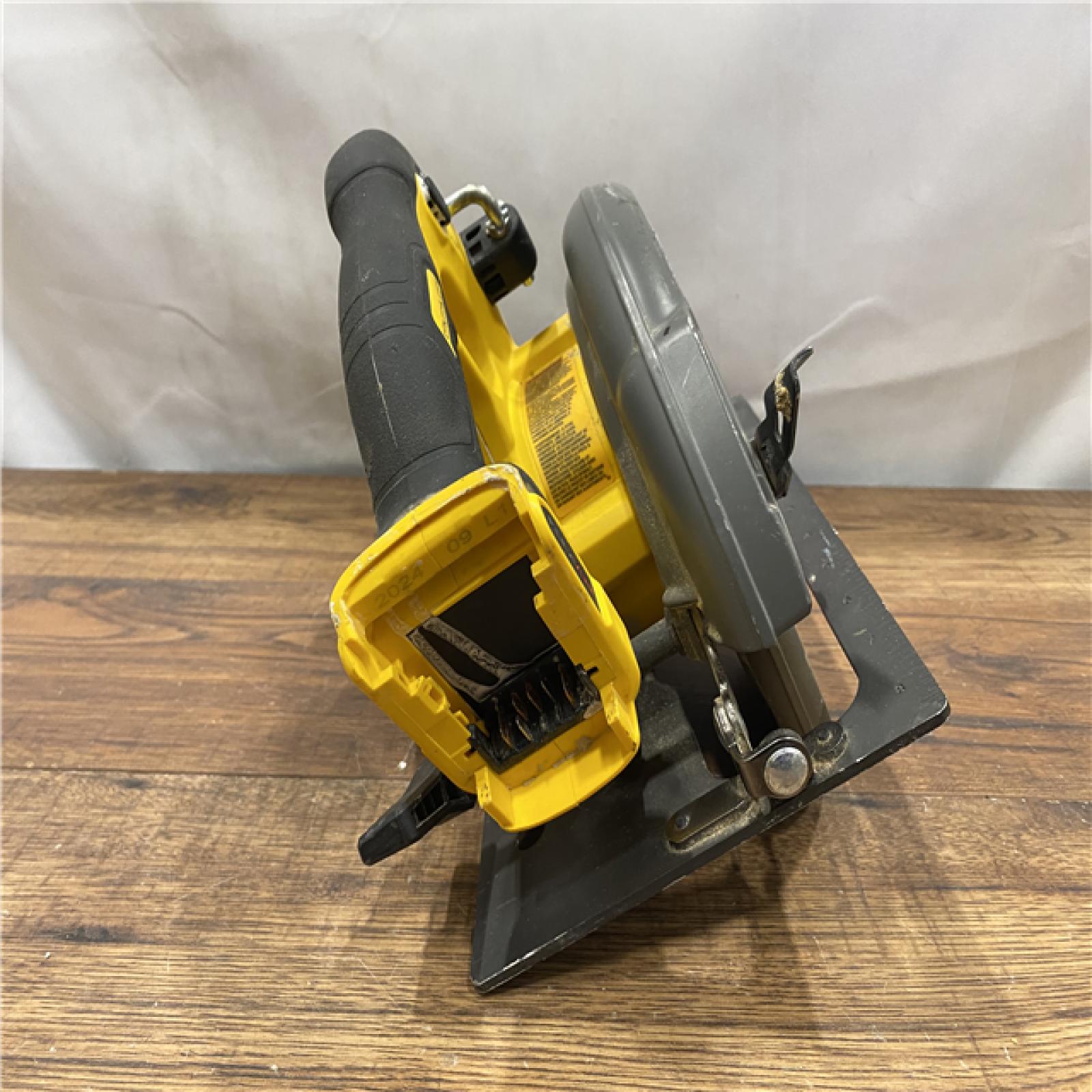 AS IS DeWALT Flexvolt Max 7-1/4  60V Brushless Circular Saw DCS578B