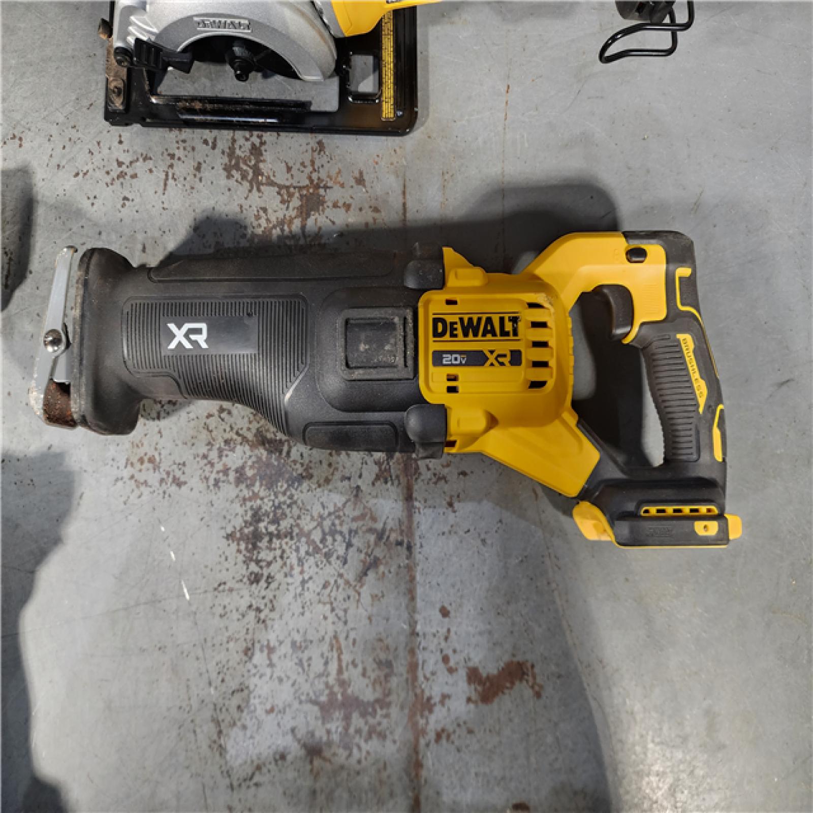 HOUSTON LOCATION - AS-IS DEWALT 4 TOOL COMBO KIT W/ (2) BATTERY & CHARGER