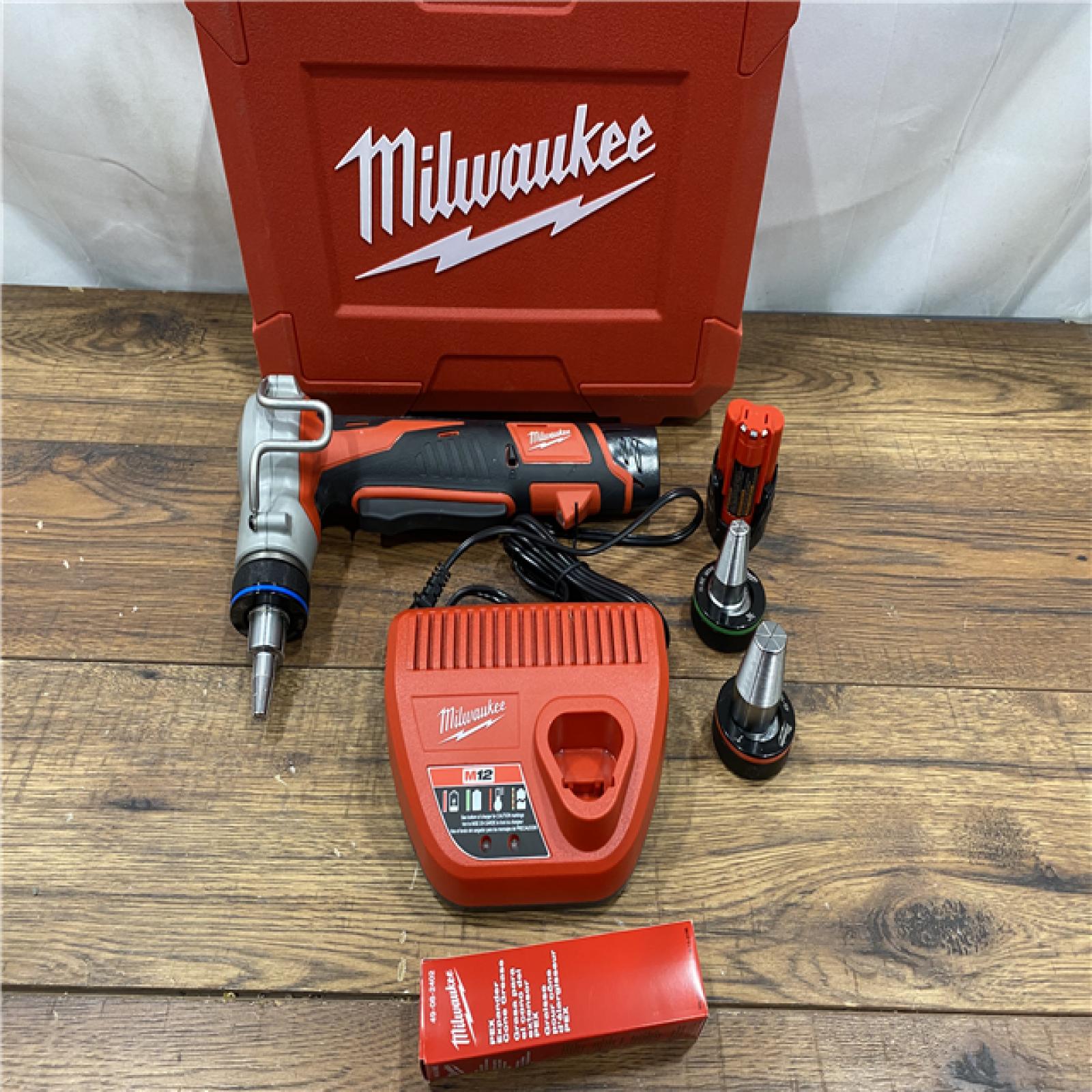 AS IS M12 12-Volt Lithium-Ion Cordless PEX Expansion Tool Kit with (2) 1.5 Ah Batteries, (3) Expansion Heads and Hard Case