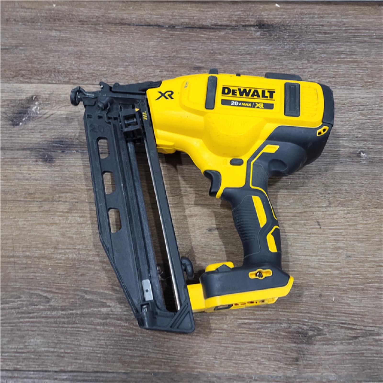 AS-IS DeWalt DCN660D1 20V 16 Gauge Cordless Angled Finish Nailer Kit W/ 2Ah Battery