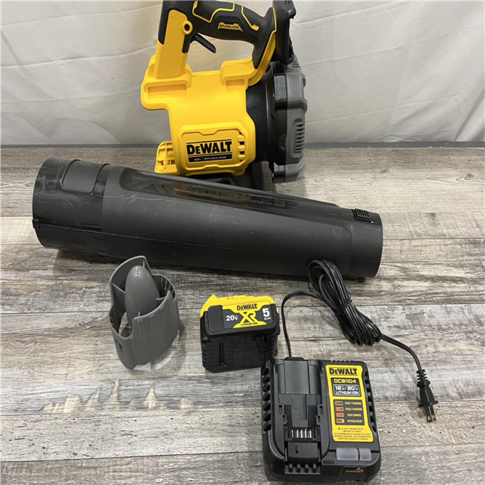 AS-IS DeWalt Brushless Cordless Battery Powered Handheld Leaf Blower KIT