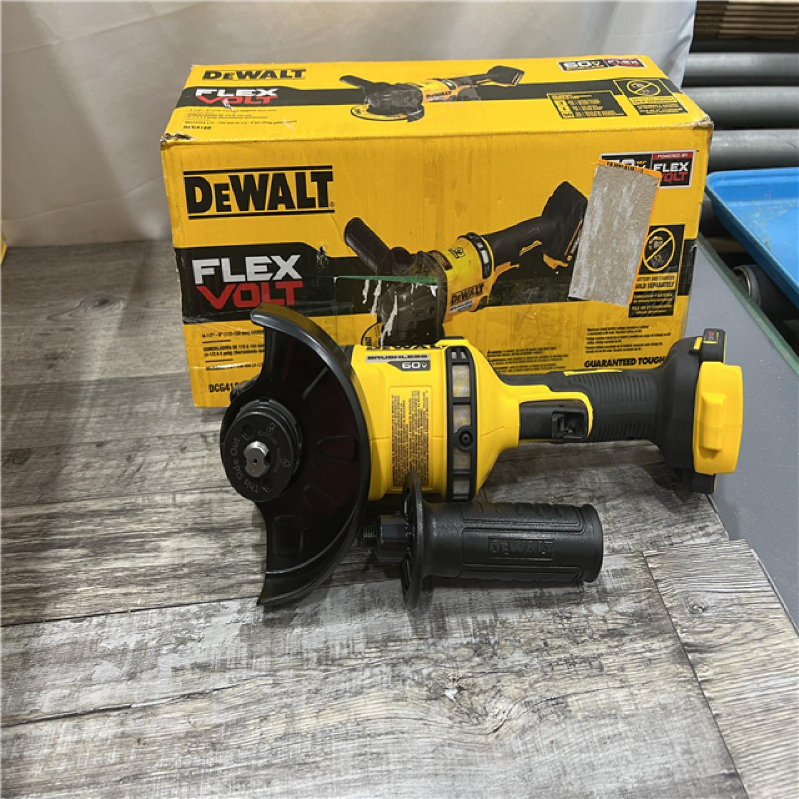 AS-IS DeWalt FLEXVOLT 60V MAX Cordless Grinder  4.5 - 6   9000 RPM  1 EA (115-DCG418B)