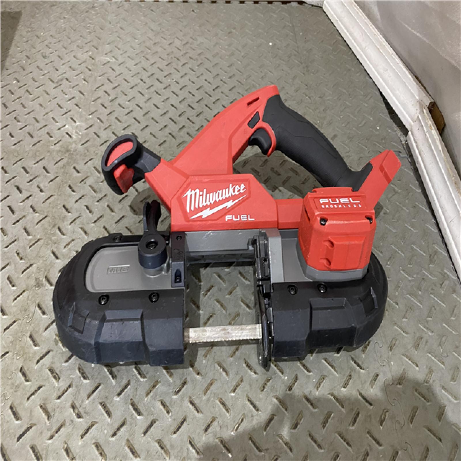 Houston location AS-IS Milwaukee M18 Fuel 3-1/4  18V Brushless Compact Band Saw 2829-20 (Bare Tool)