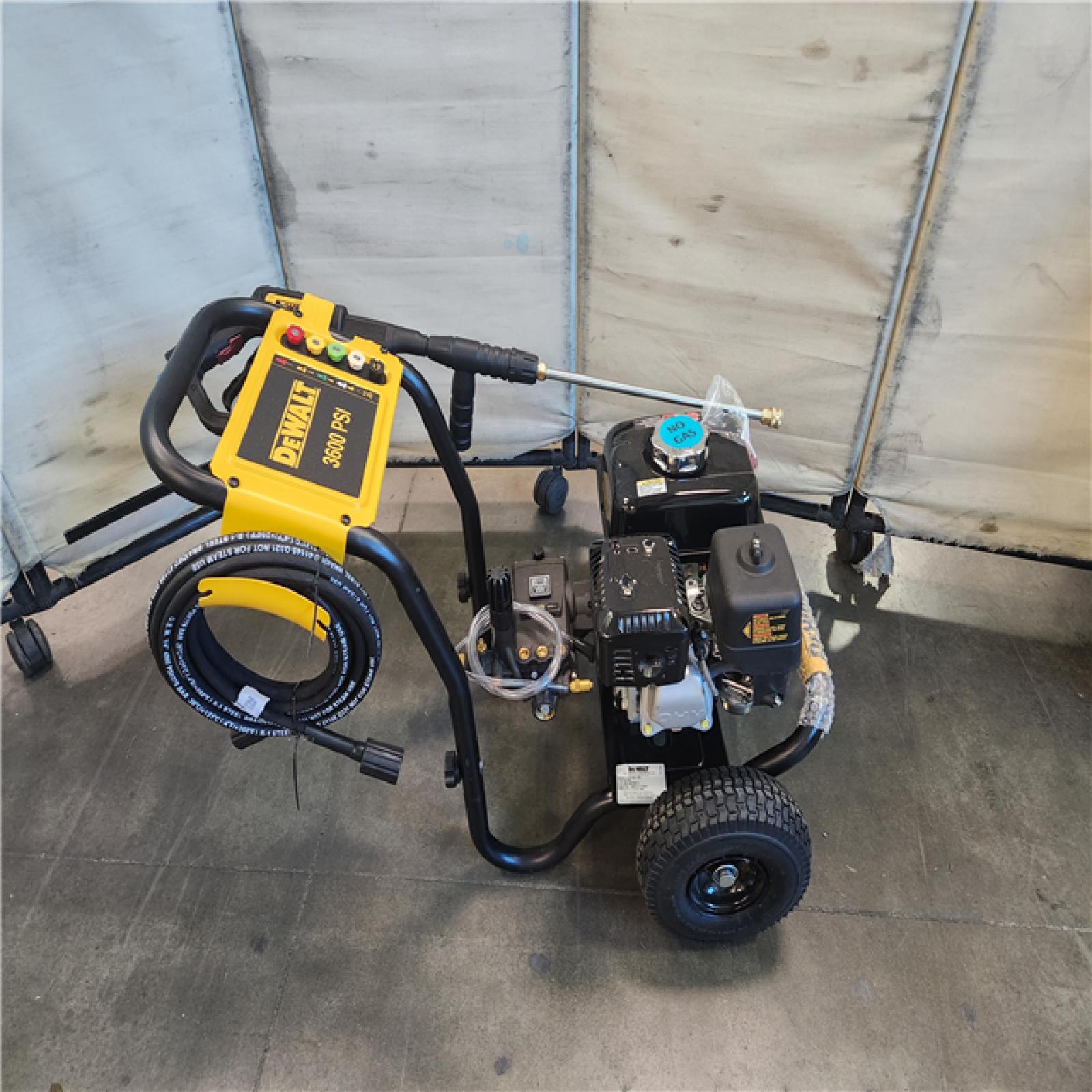 California AS-IS DEWALT 3600 PSI 2.5 GPM Cold Water Gas Professional Pressure Washer with HONDA GX200 Engine